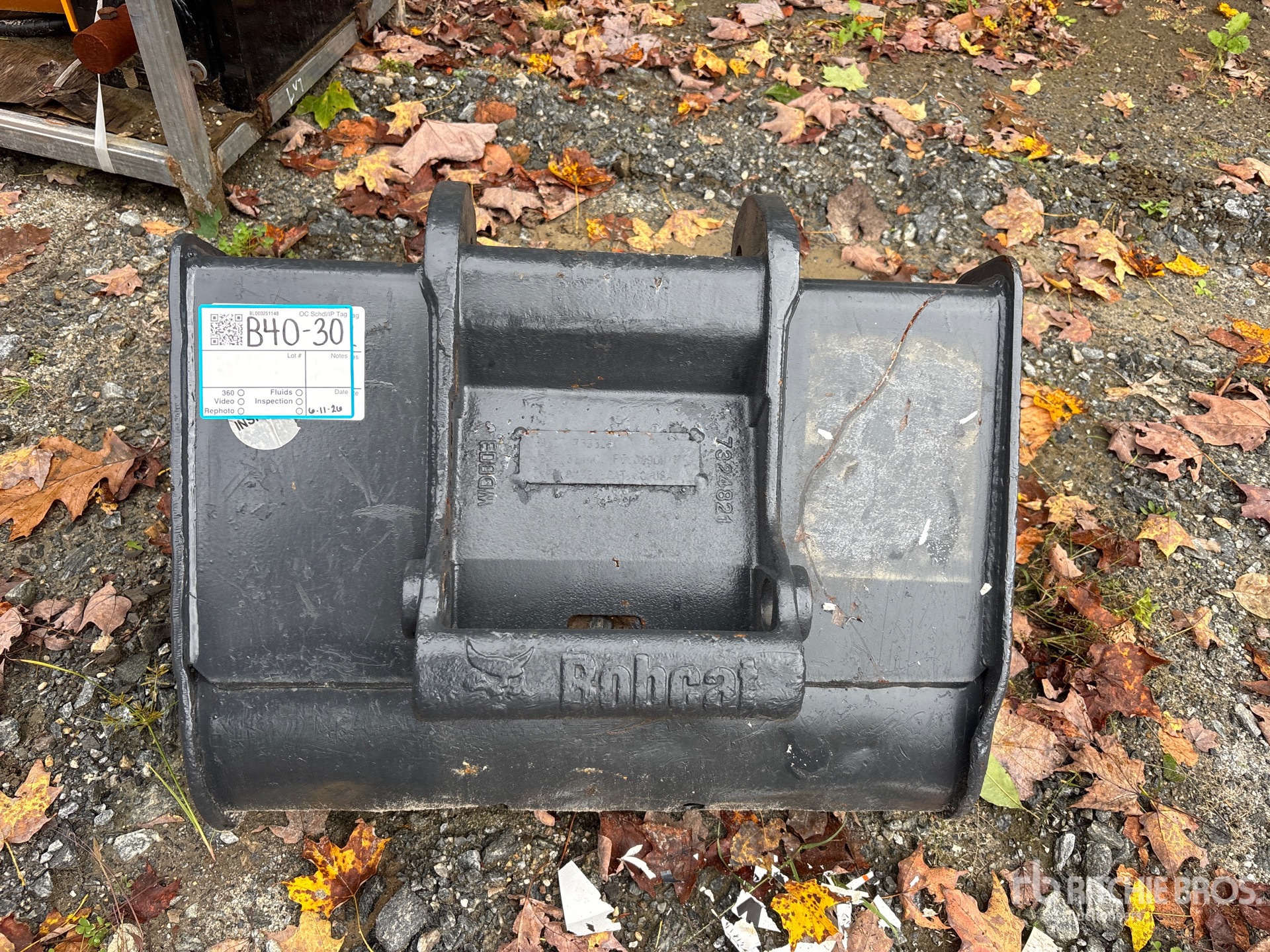 Bobcat 24 in Q/C Digging (Unused)