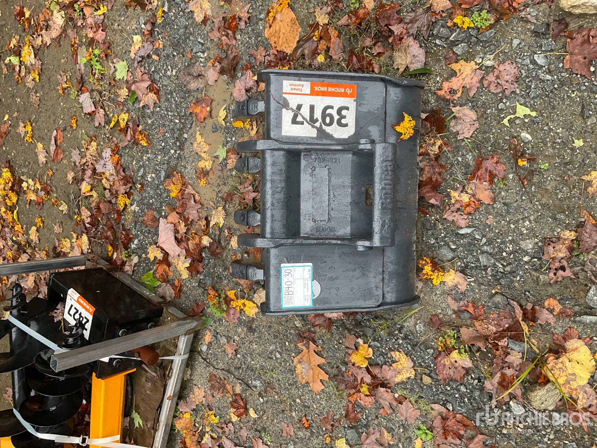 Bobcat 24 in Q/C Digging (Unused)