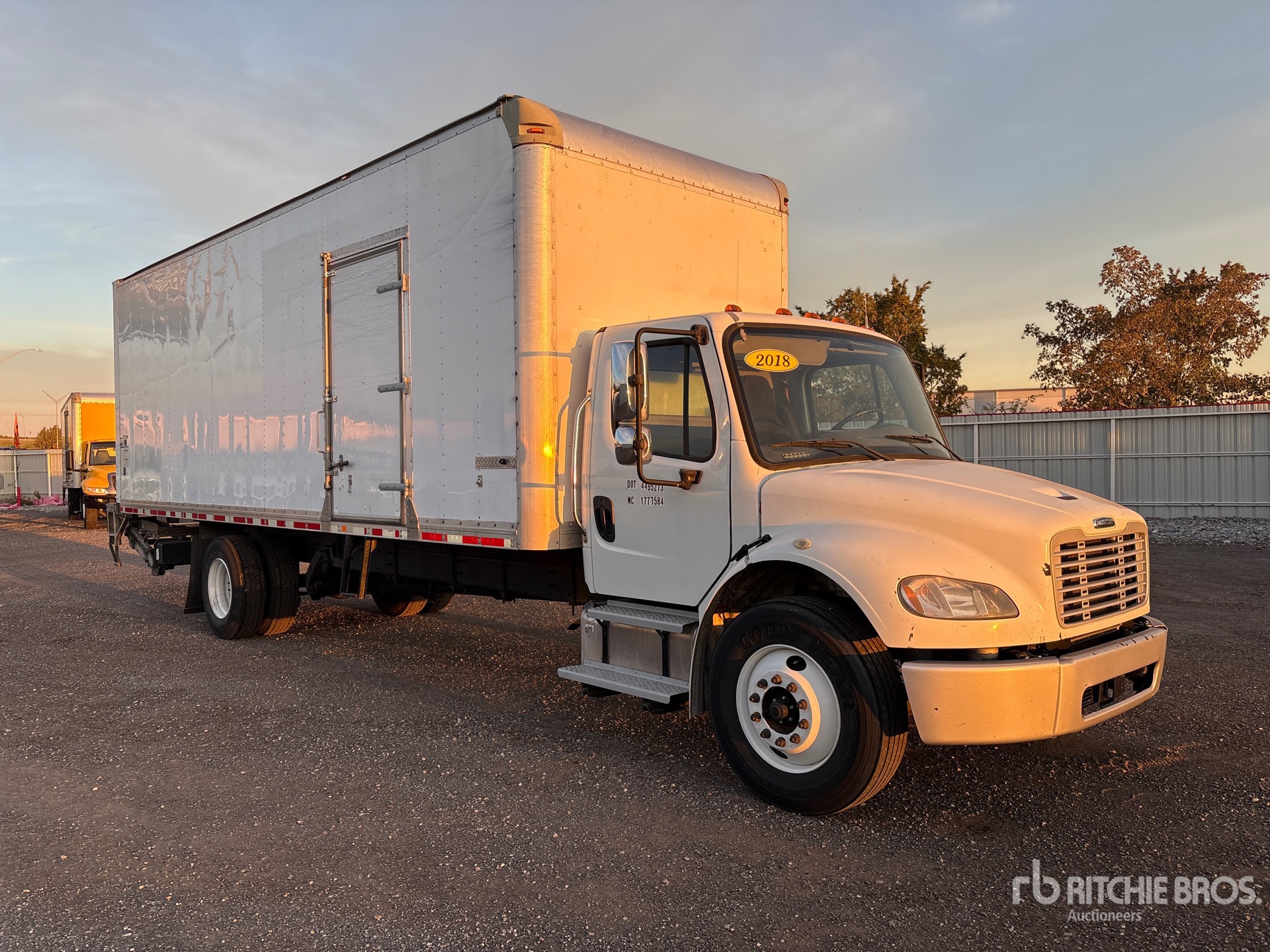 2018 Freightliner M2 106