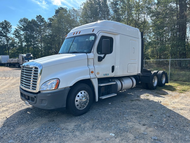 2018 Freightliner Cascadia 6x4 T/A Sleeper Truck Tractor (Inoperable)