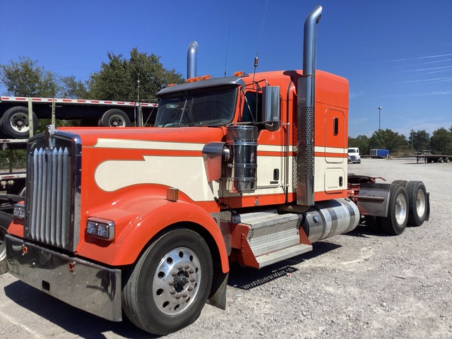 2018 Kenworth W900L 6x4 T/A Day Cab Truck Tractor