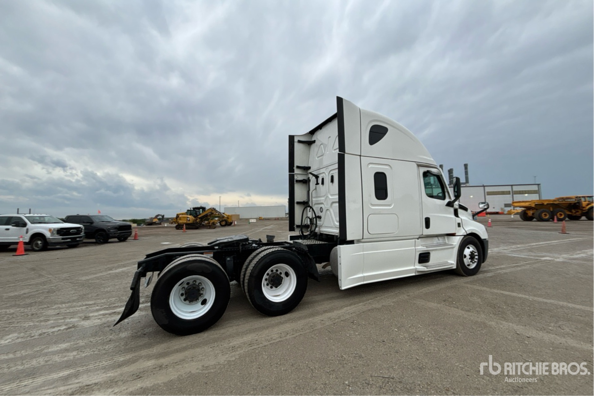 2024 Freightliner CASCADIA 126