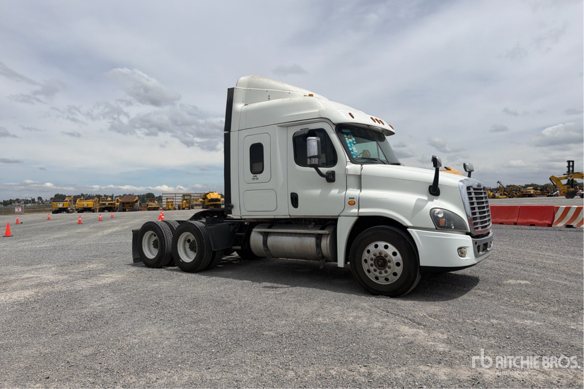 2017 Freightliner CASCADIA 125