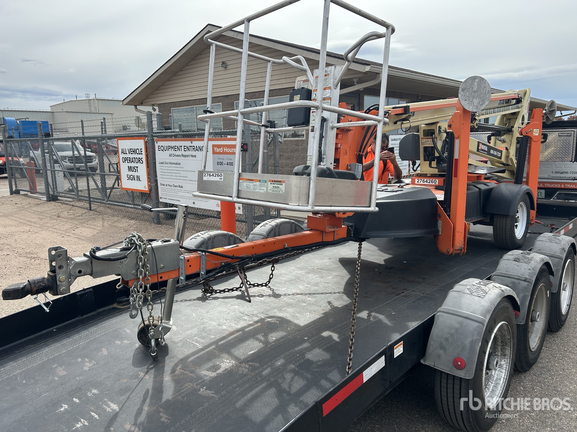 2019 JLG T-350