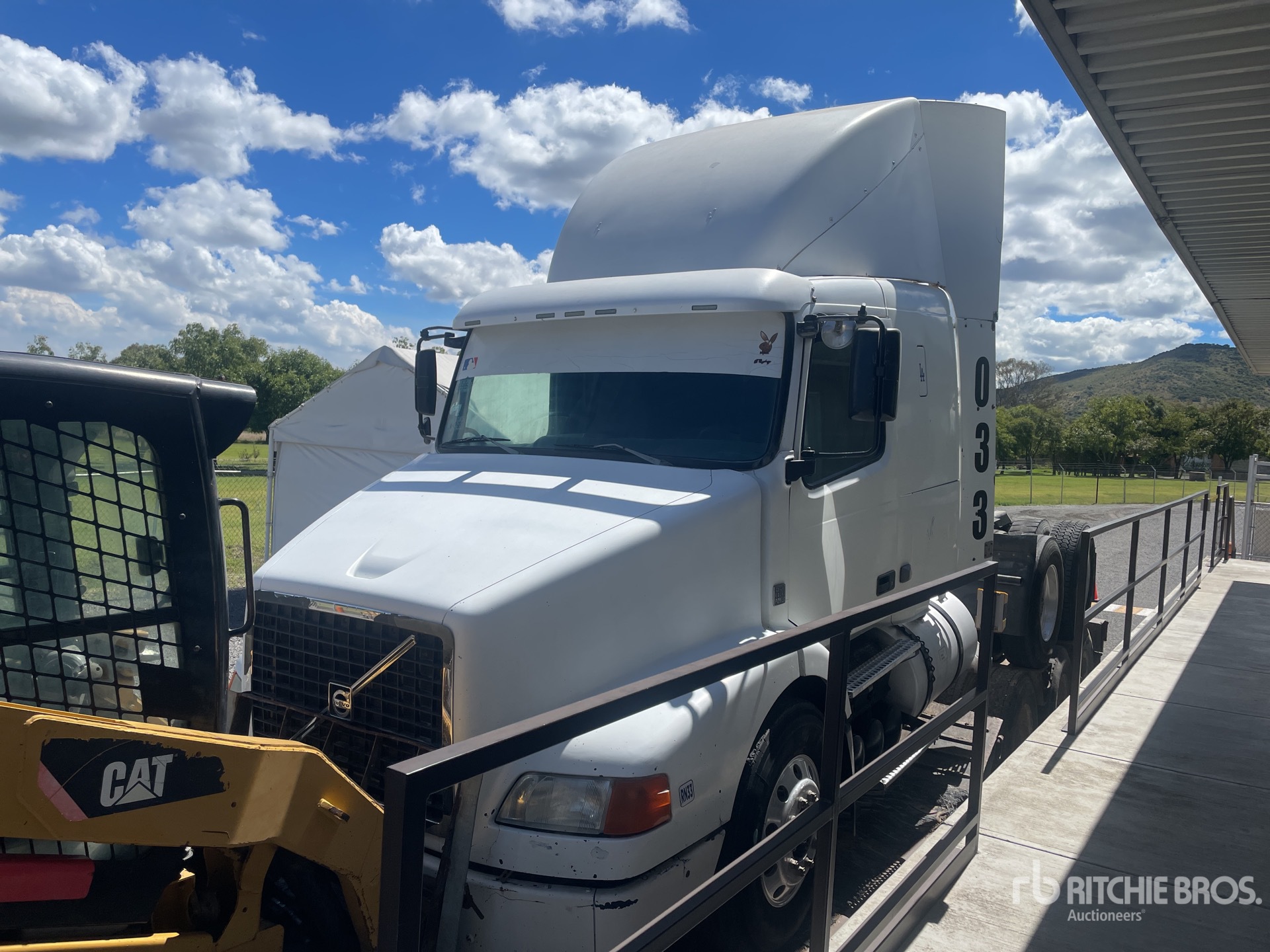 2008 Volvo VNL64T430