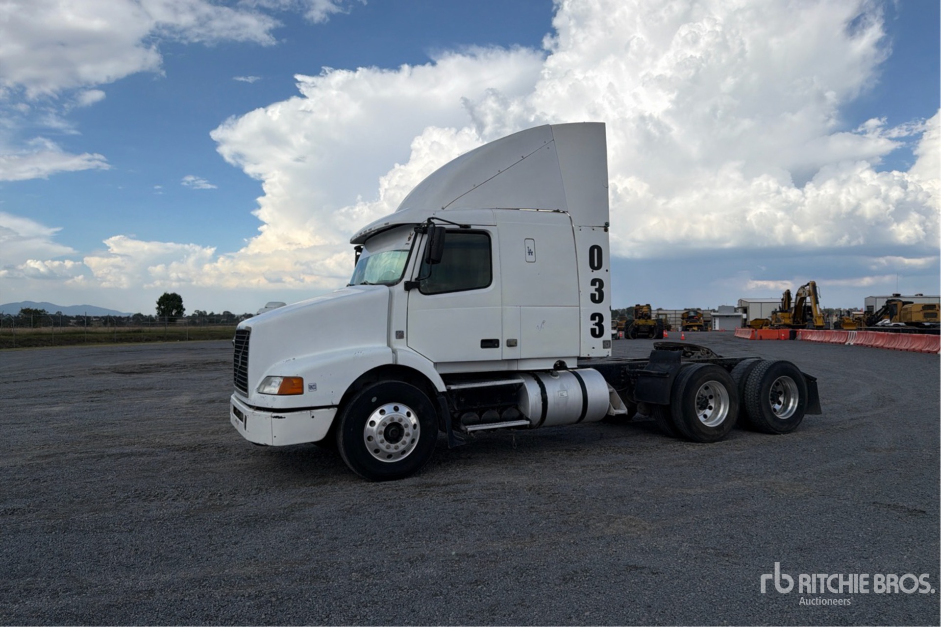 2008 Volvo VNL64T430