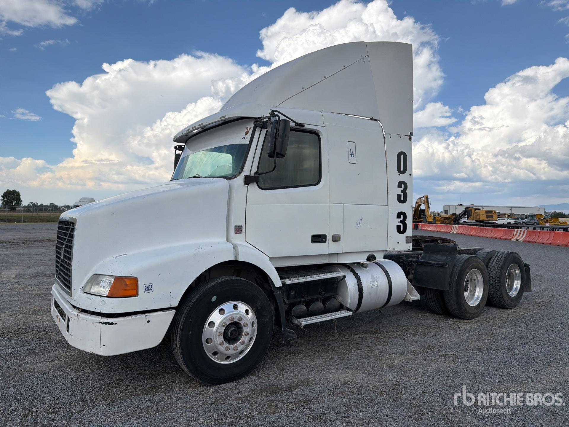 2008 Volvo VNL64T430