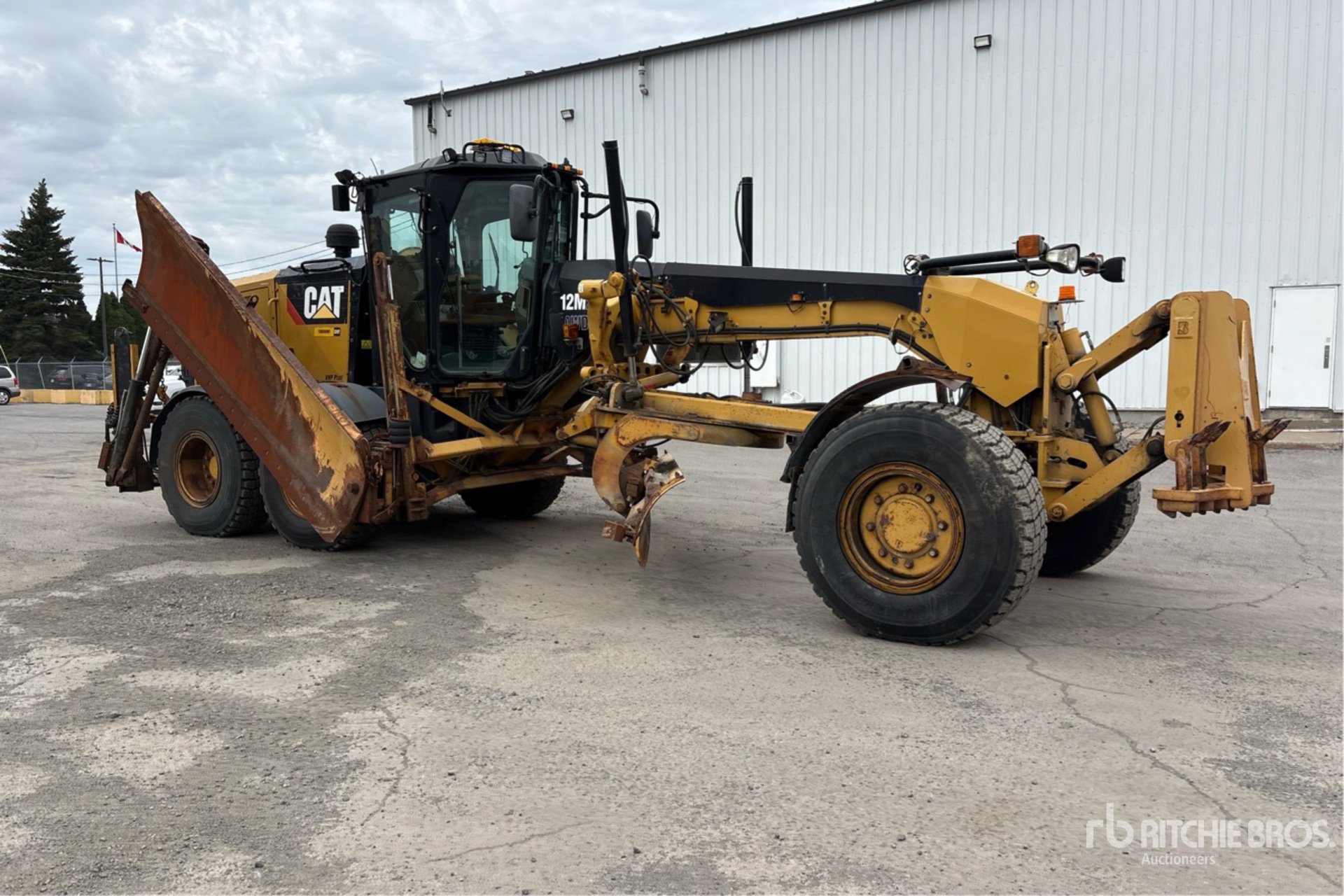 2013 Caterpillar 12M2