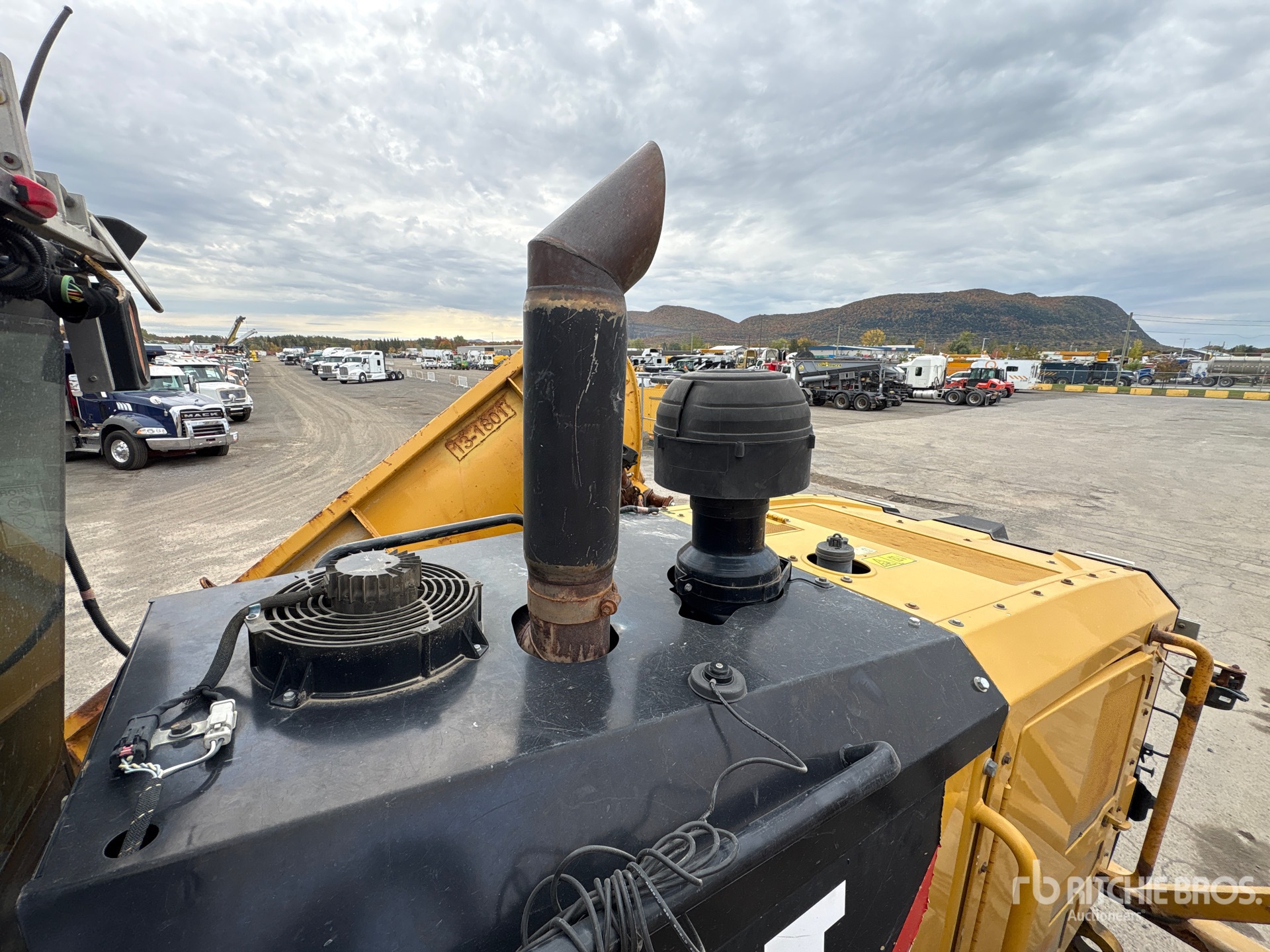 2013 Caterpillar 12M2