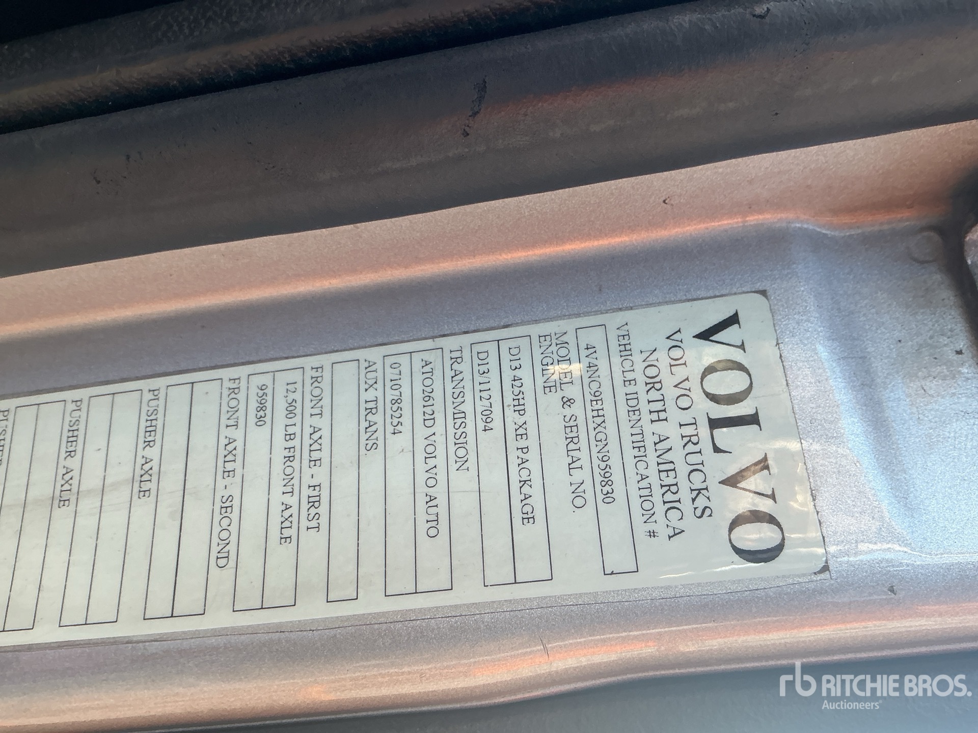 2016 Volvo VNL