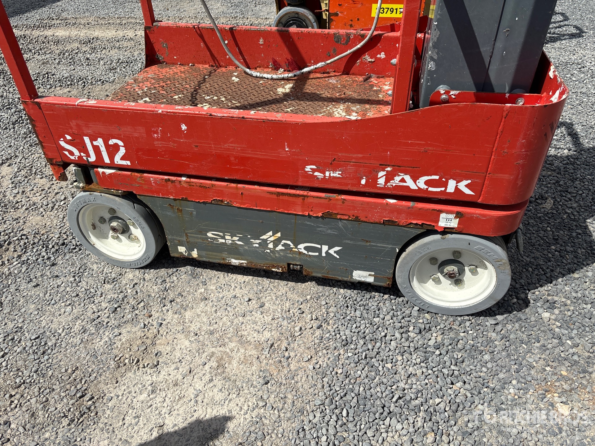 2016 Skyjack SJ12
