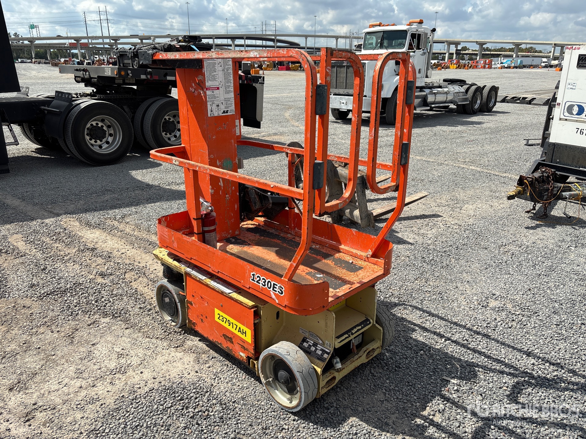 2019 JLG 1230ES