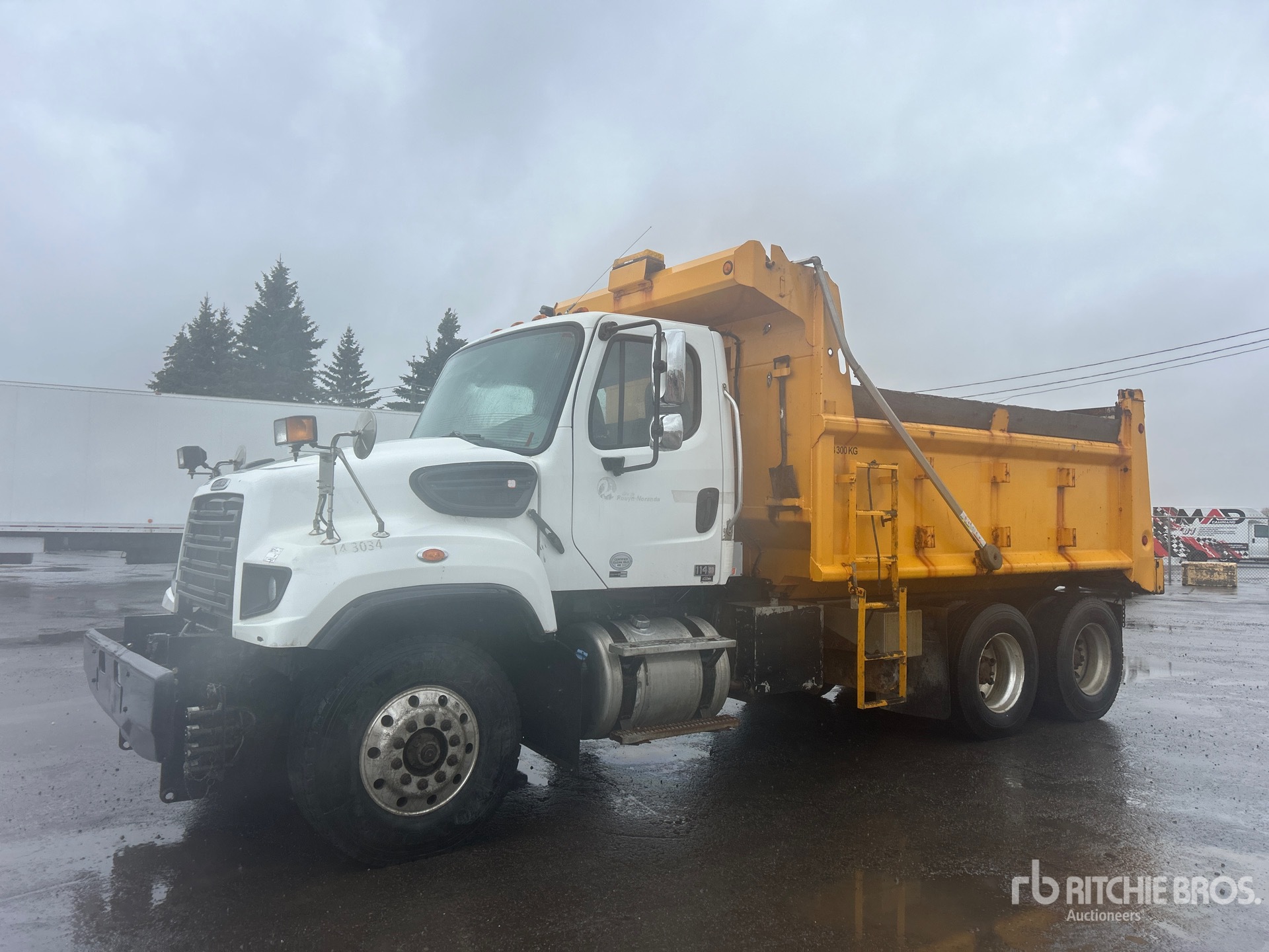 Photo of 2014 Freightliner 114SD
