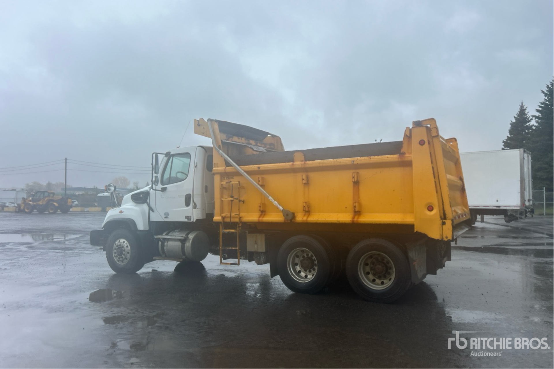 2014 Freightliner 114SD
