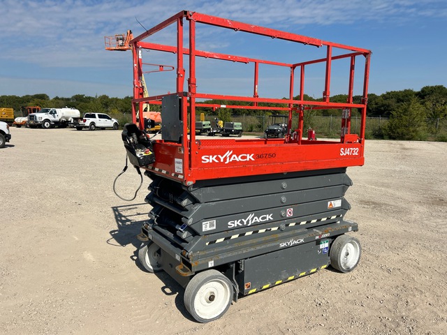 2023 (unverified) Skyjack SJ4732 Electric Scissor Lift