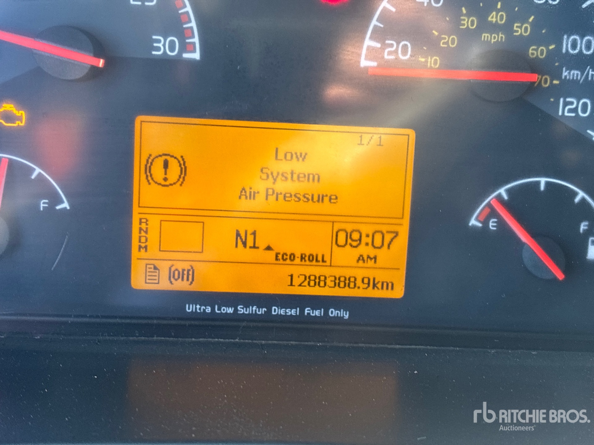 2015 Volvo VNL