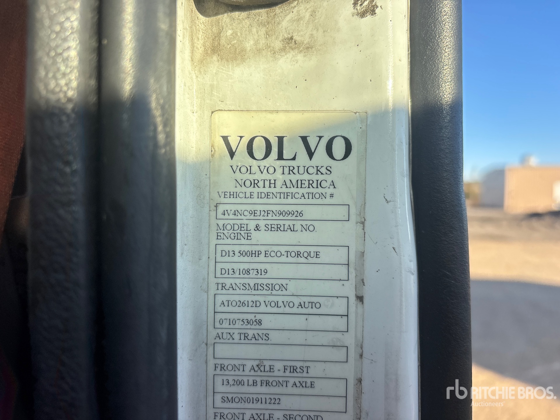 2015 Volvo VNL