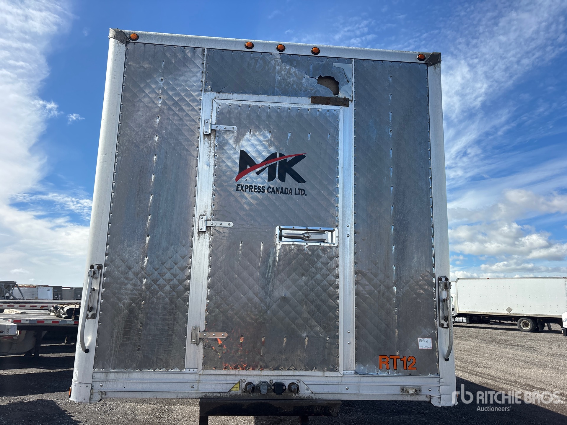 2012 Reitnouer 53 FT T/A SPREAD AXLE