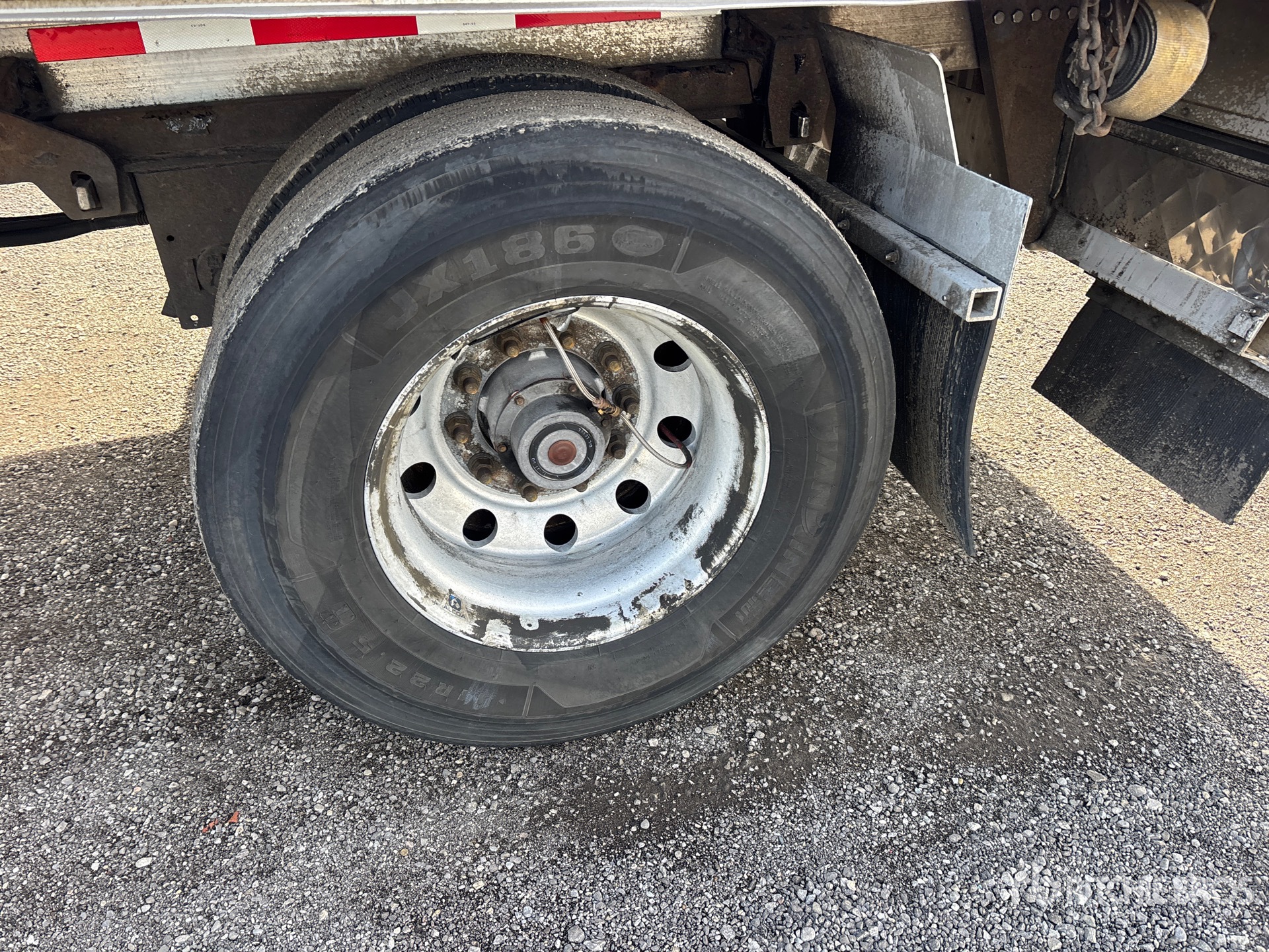 2012 Reitnouer 53 FT T/A SPREAD AXLE
