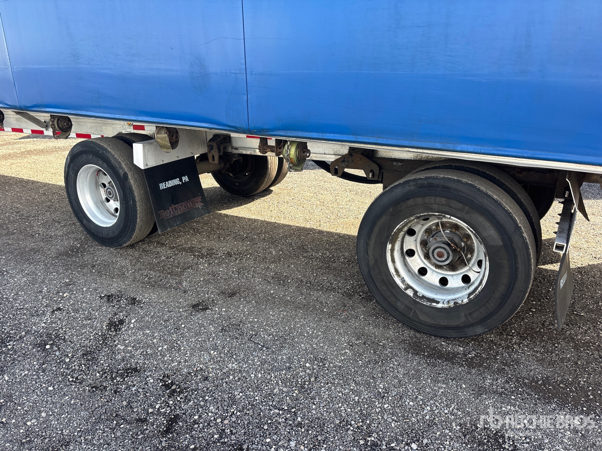 2012 Reitnouer 53 FT T/A SPREAD AXLE