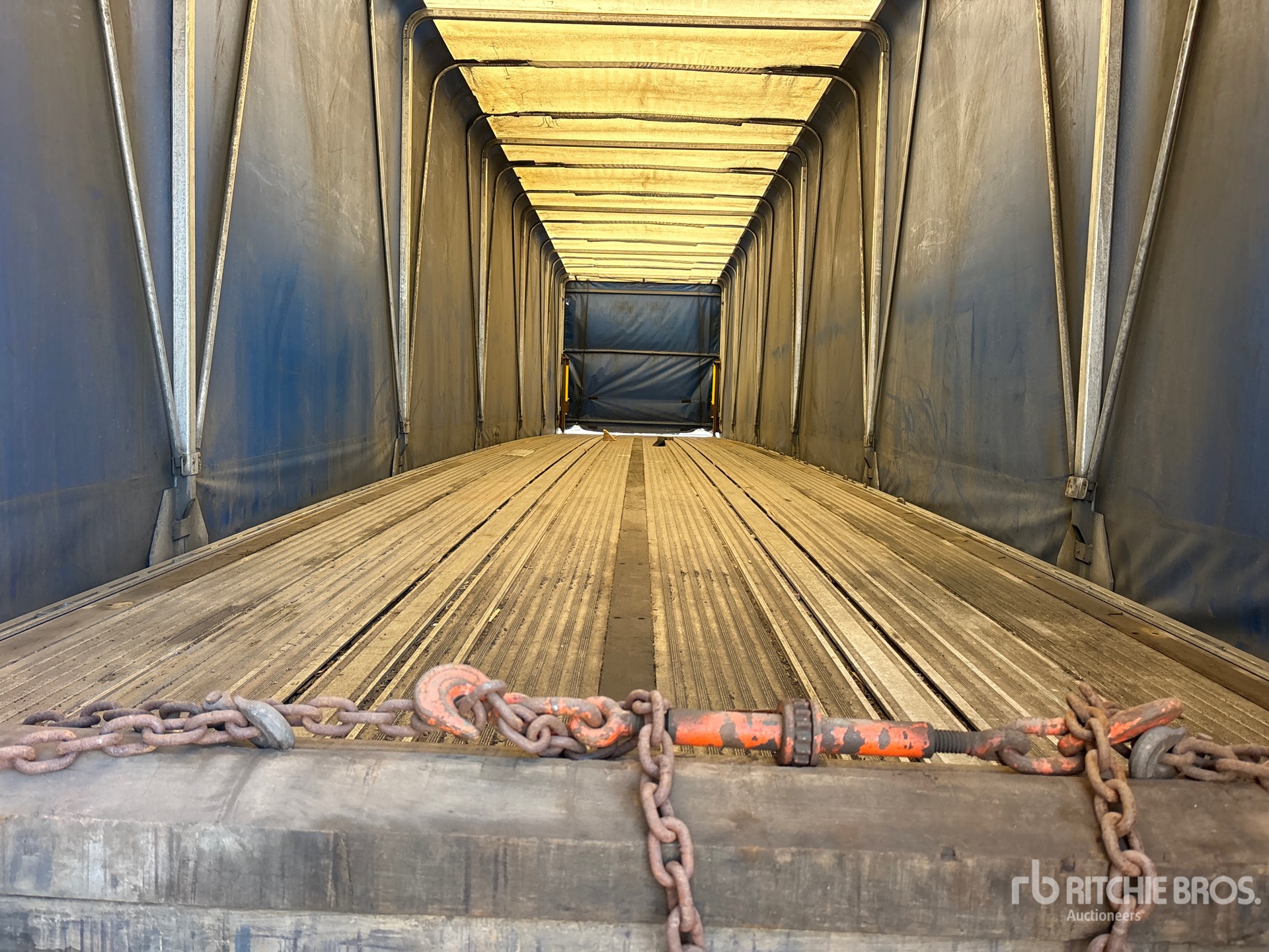 2012 Reitnouer 53 FT T/A SPREAD AXLE