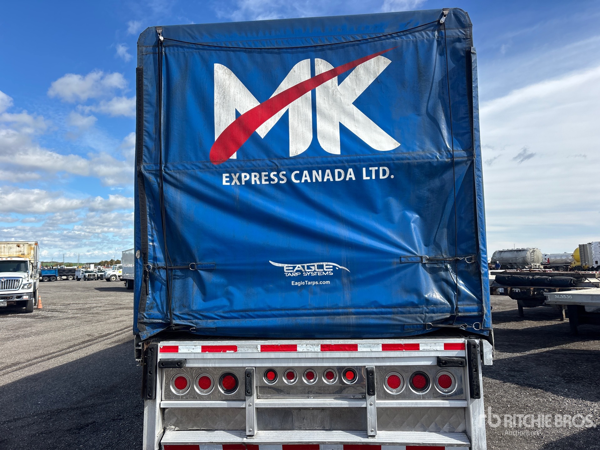 2012 Reitnouer 53 FT T/A SPREAD AXLE
