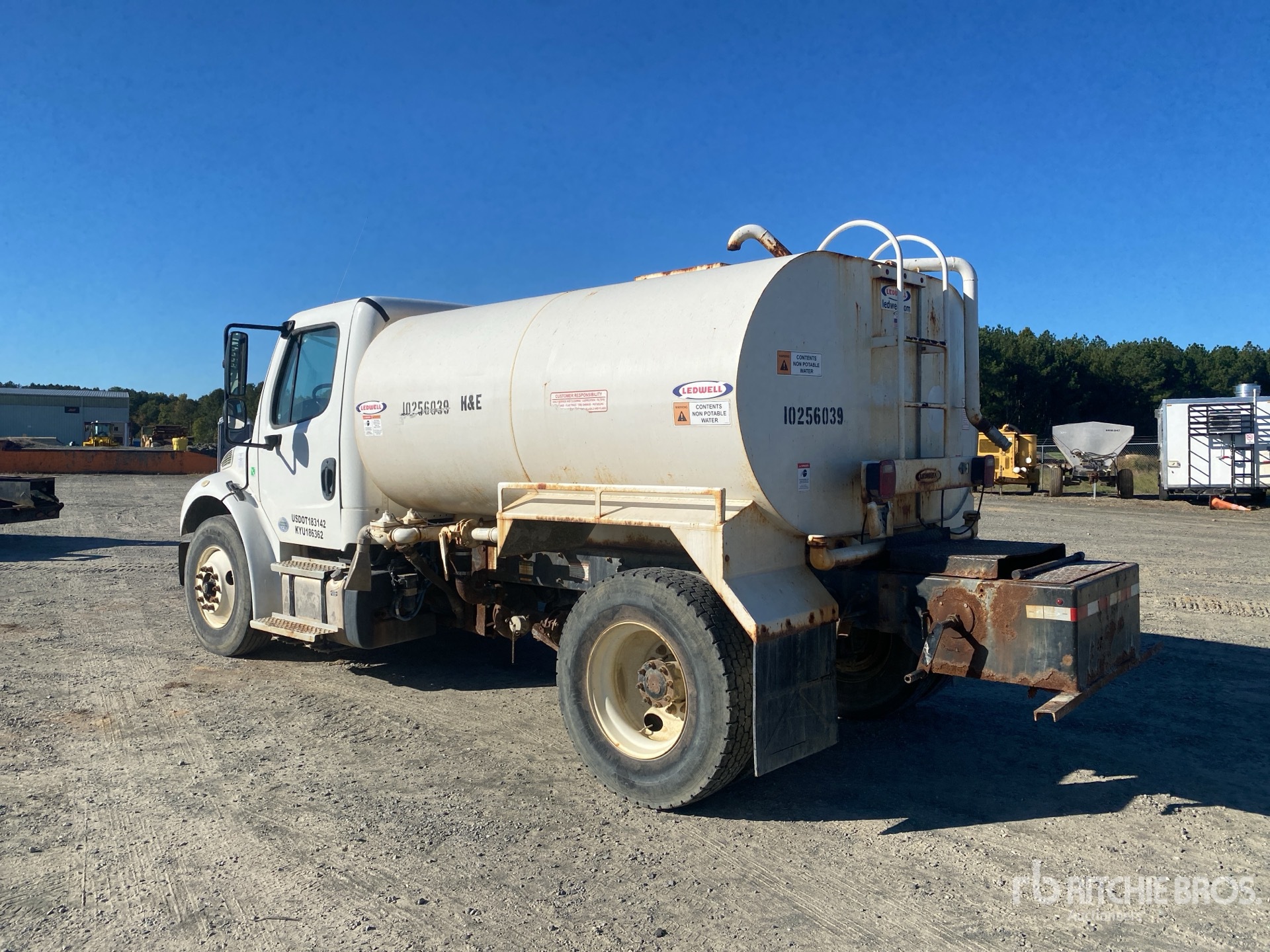 2019 Freightliner M2 106