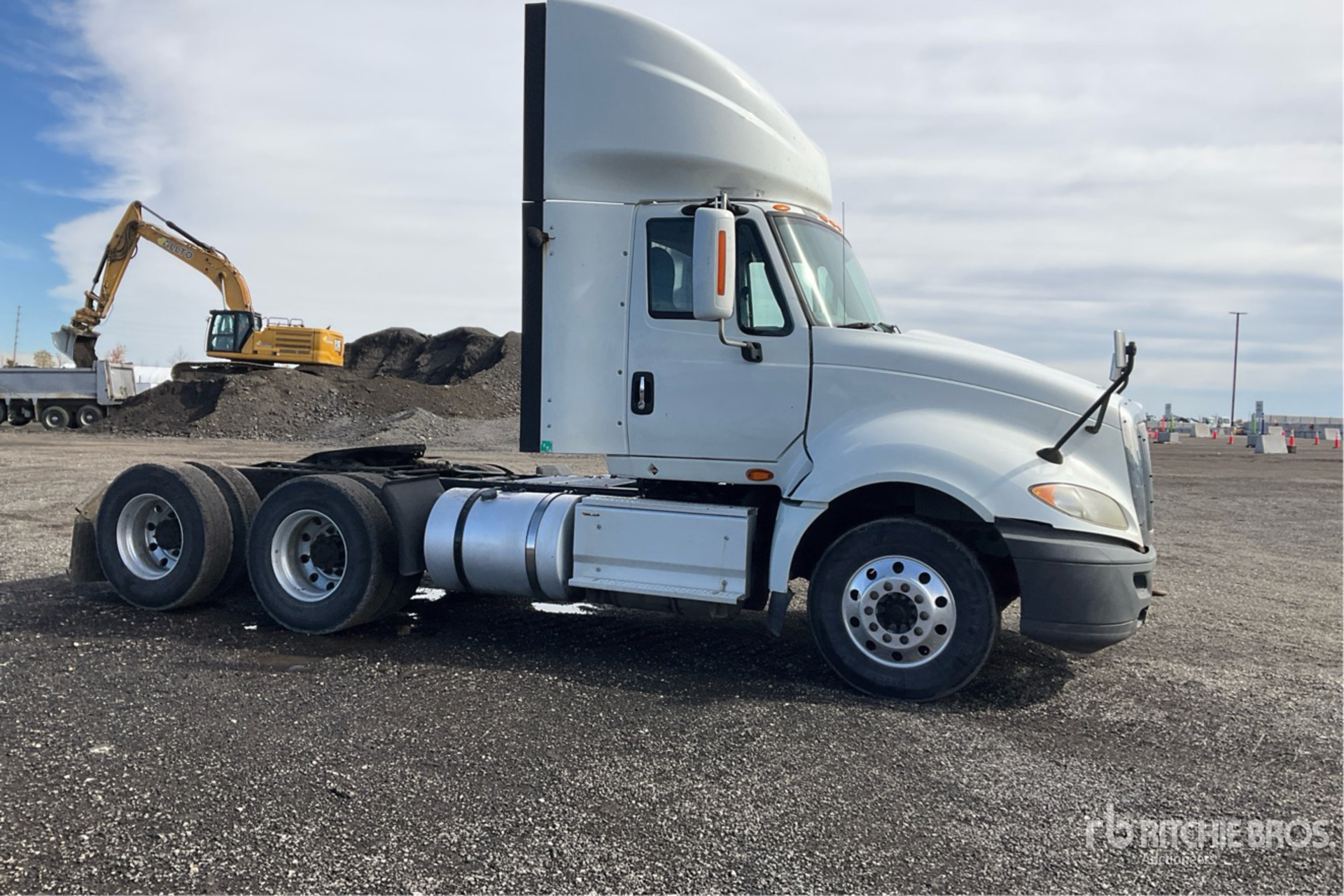 2016 International PROSTAR+ 122
