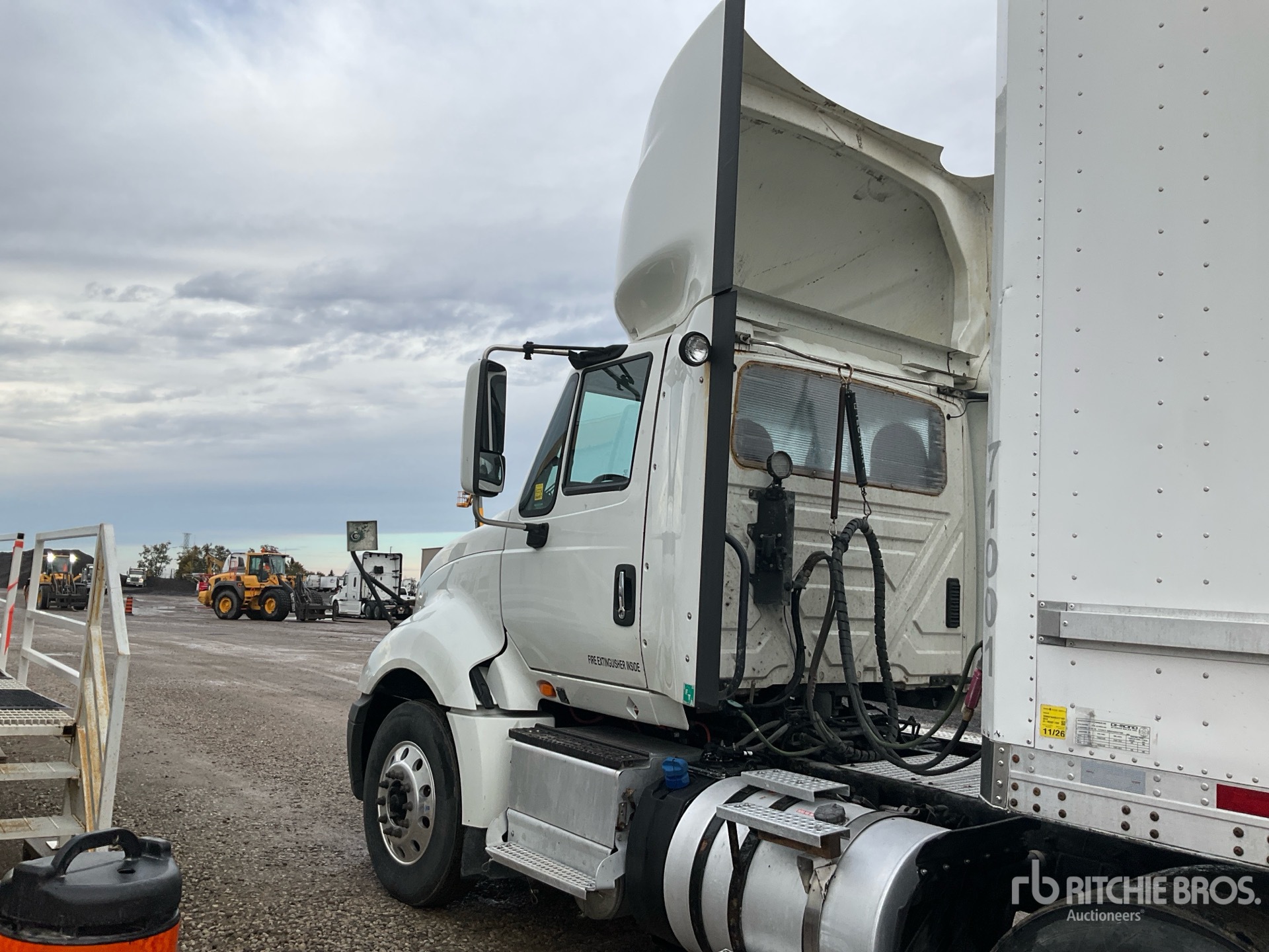 2016 International PROSTAR+ 122