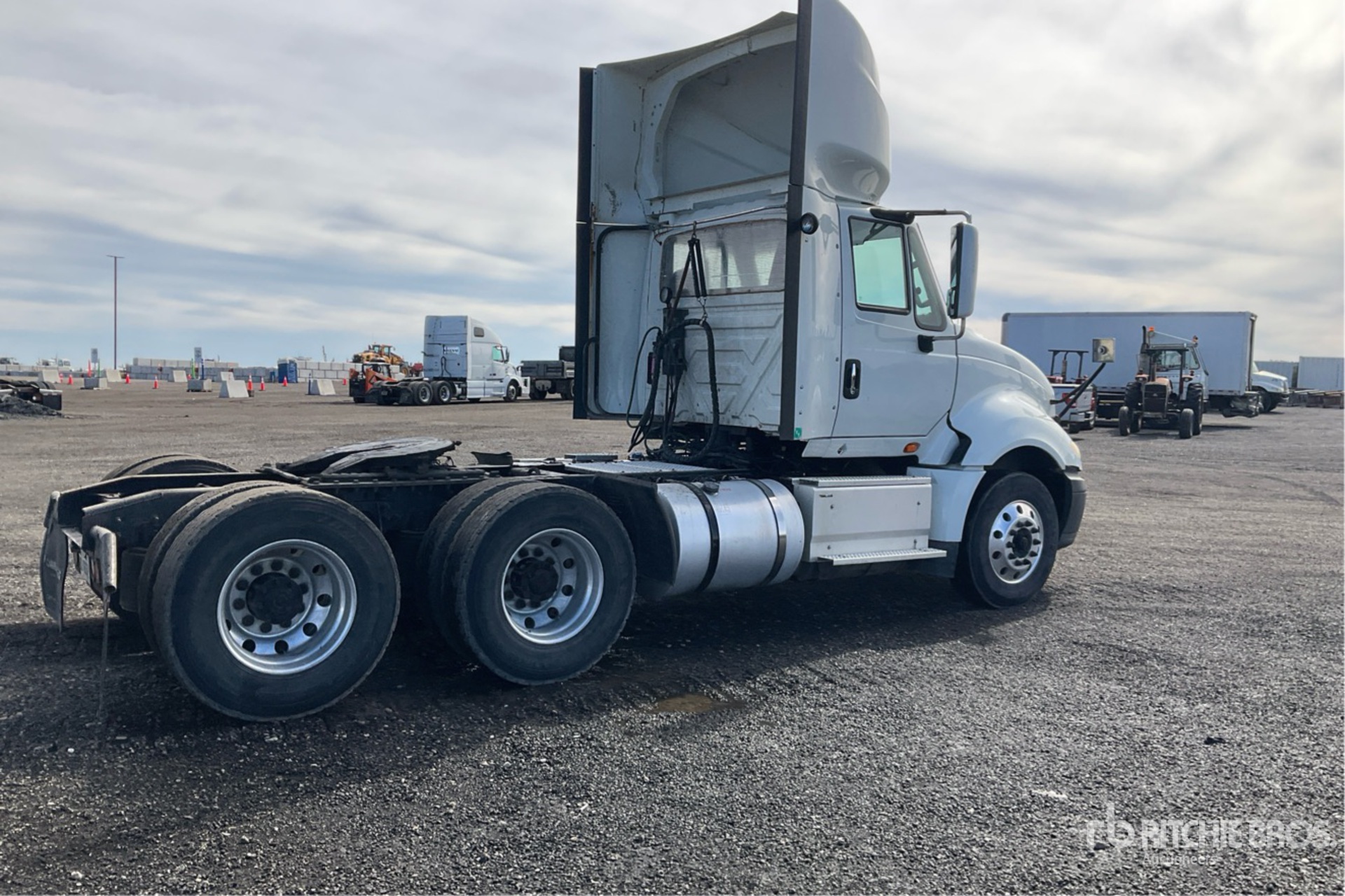 2016 International PROSTAR+ 122