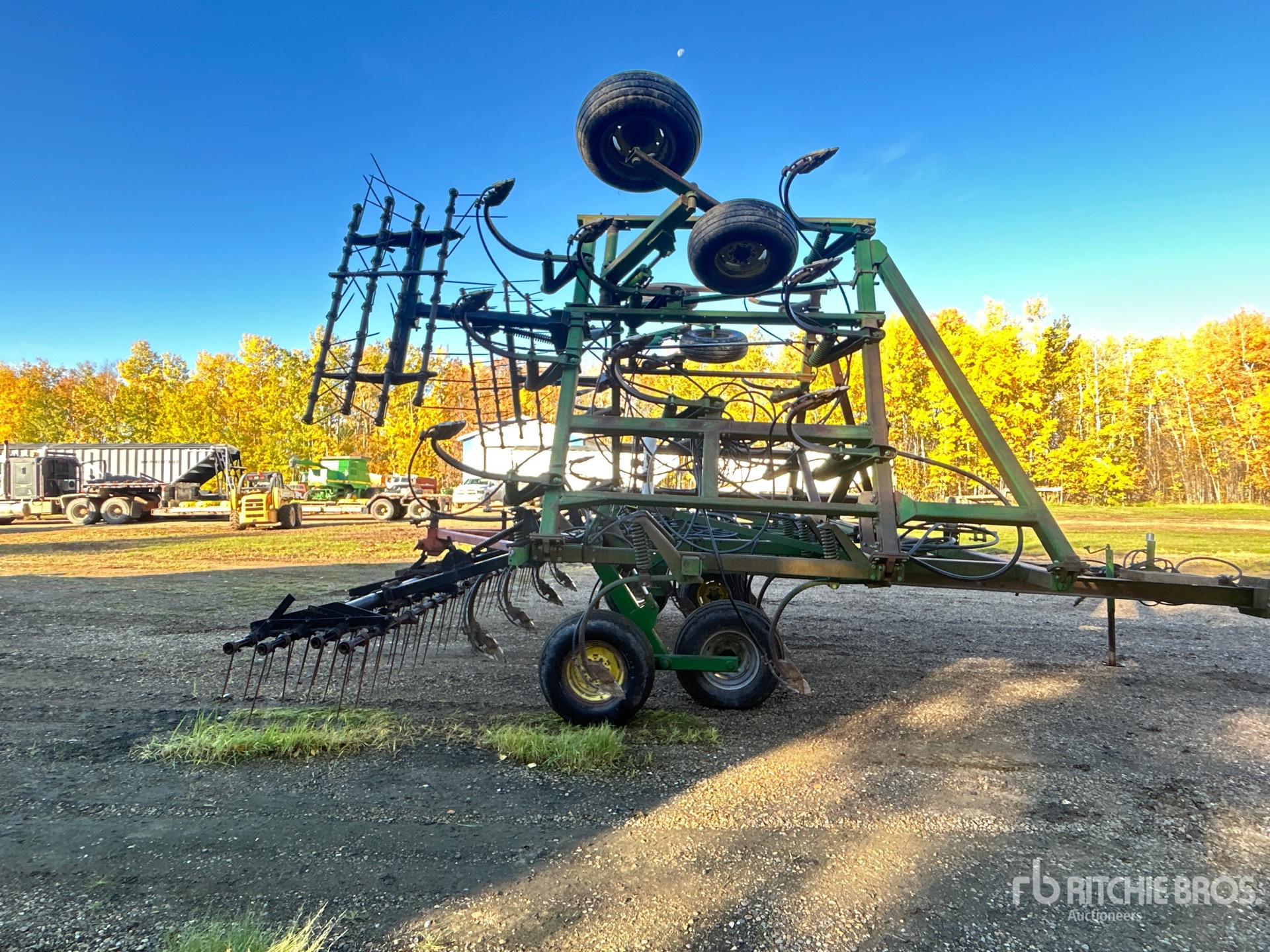John Deere 610