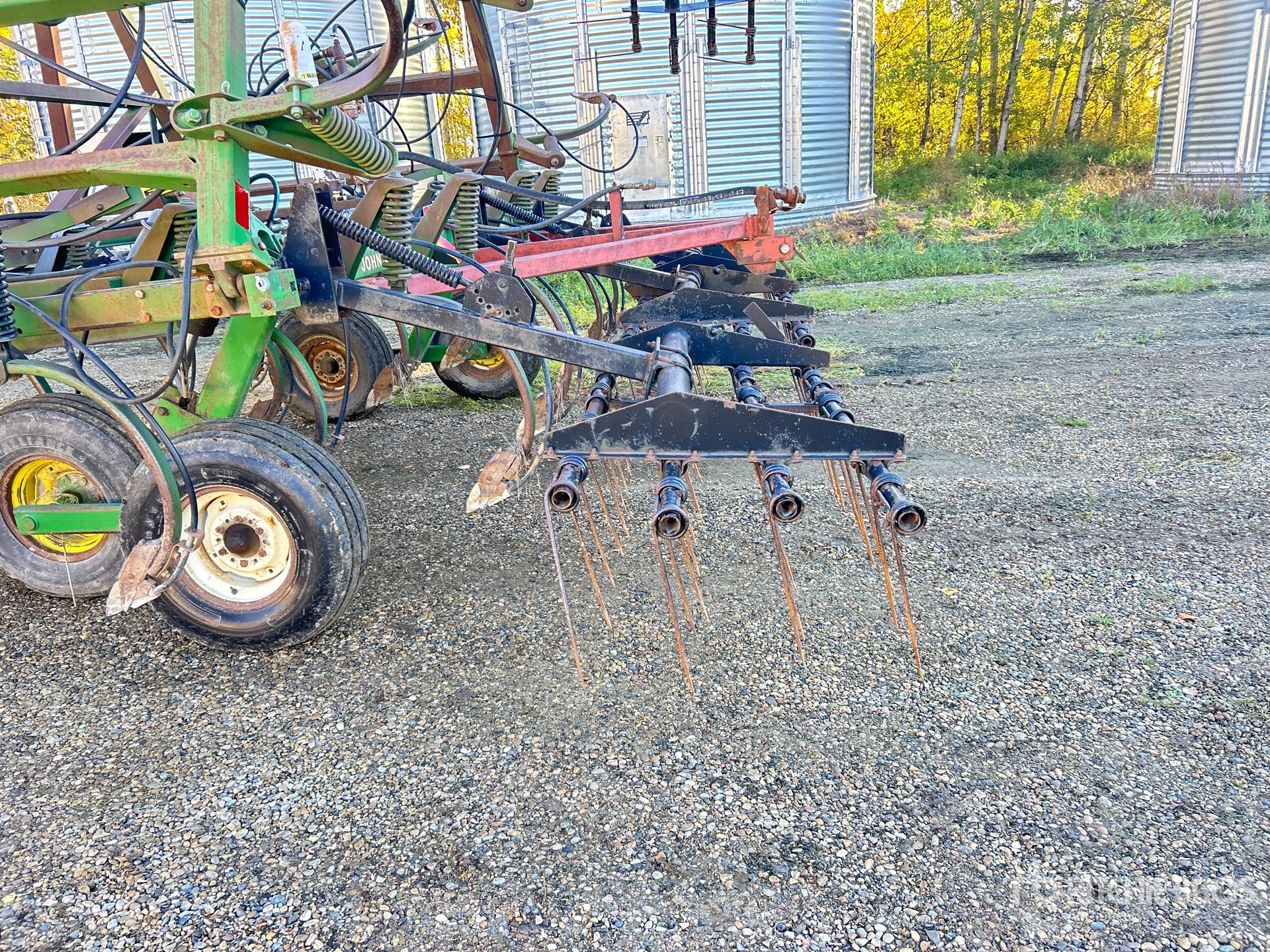 John Deere 610