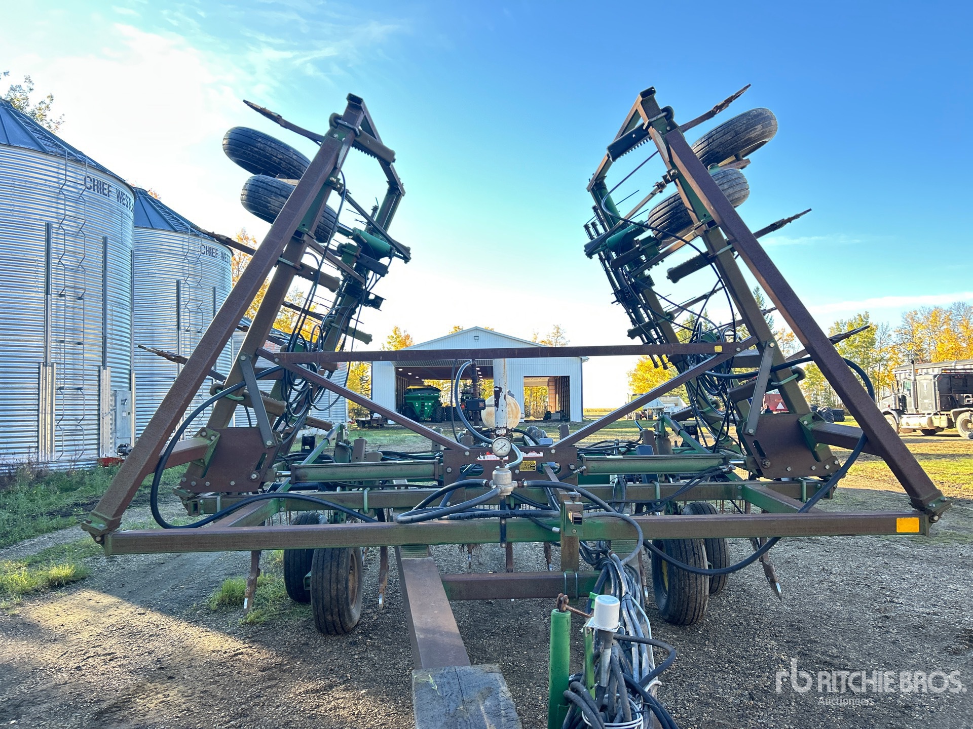 John Deere 610