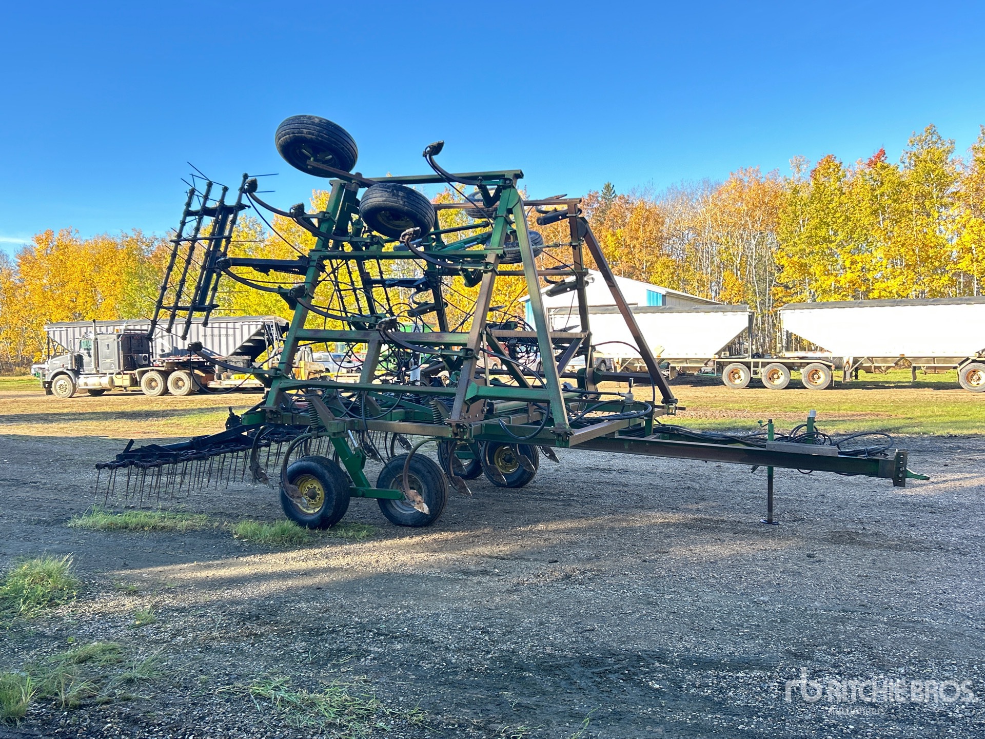 John Deere 610