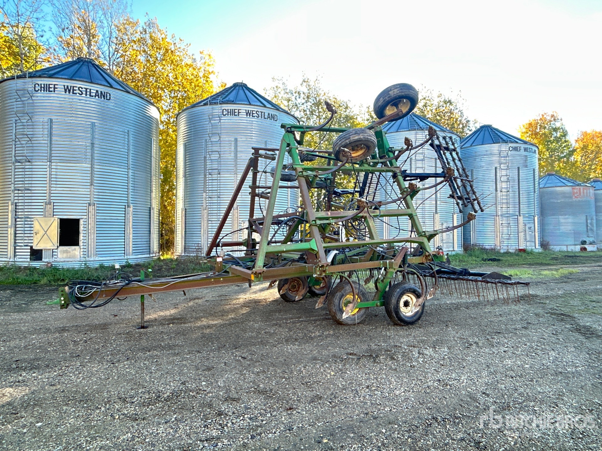 John Deere 610