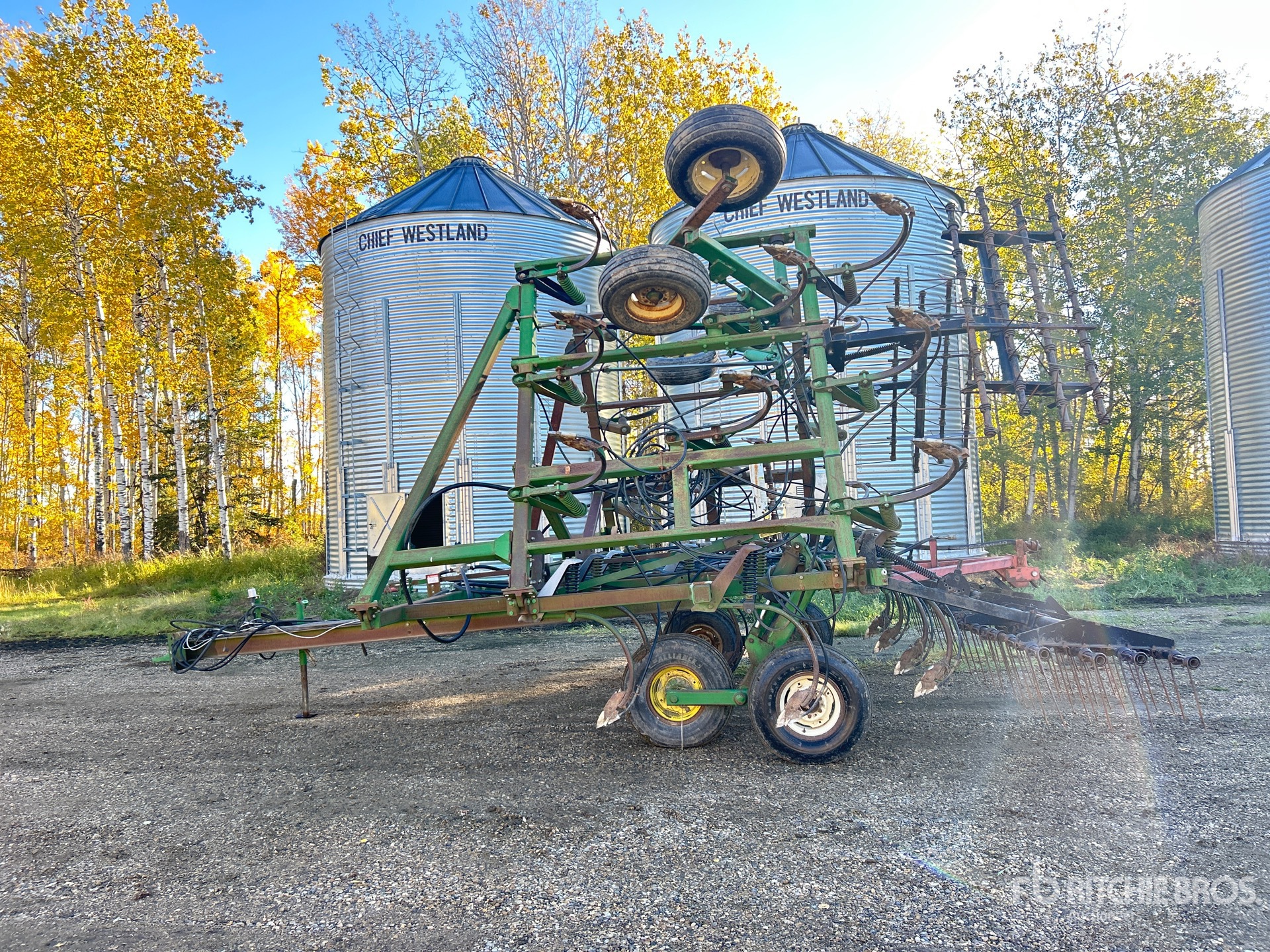 John Deere 610