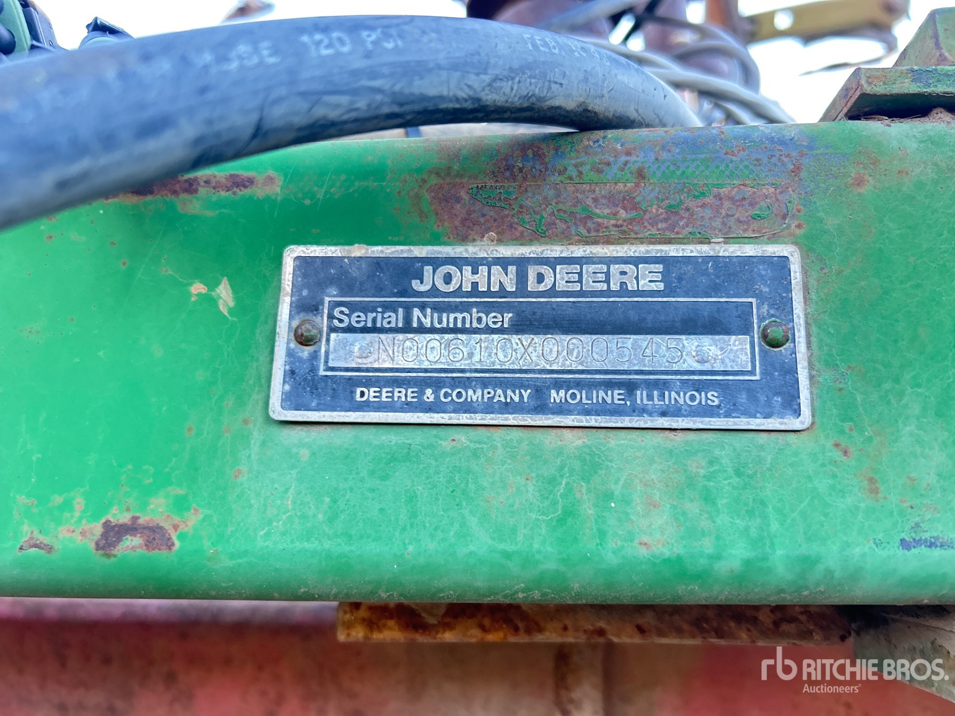John Deere 610