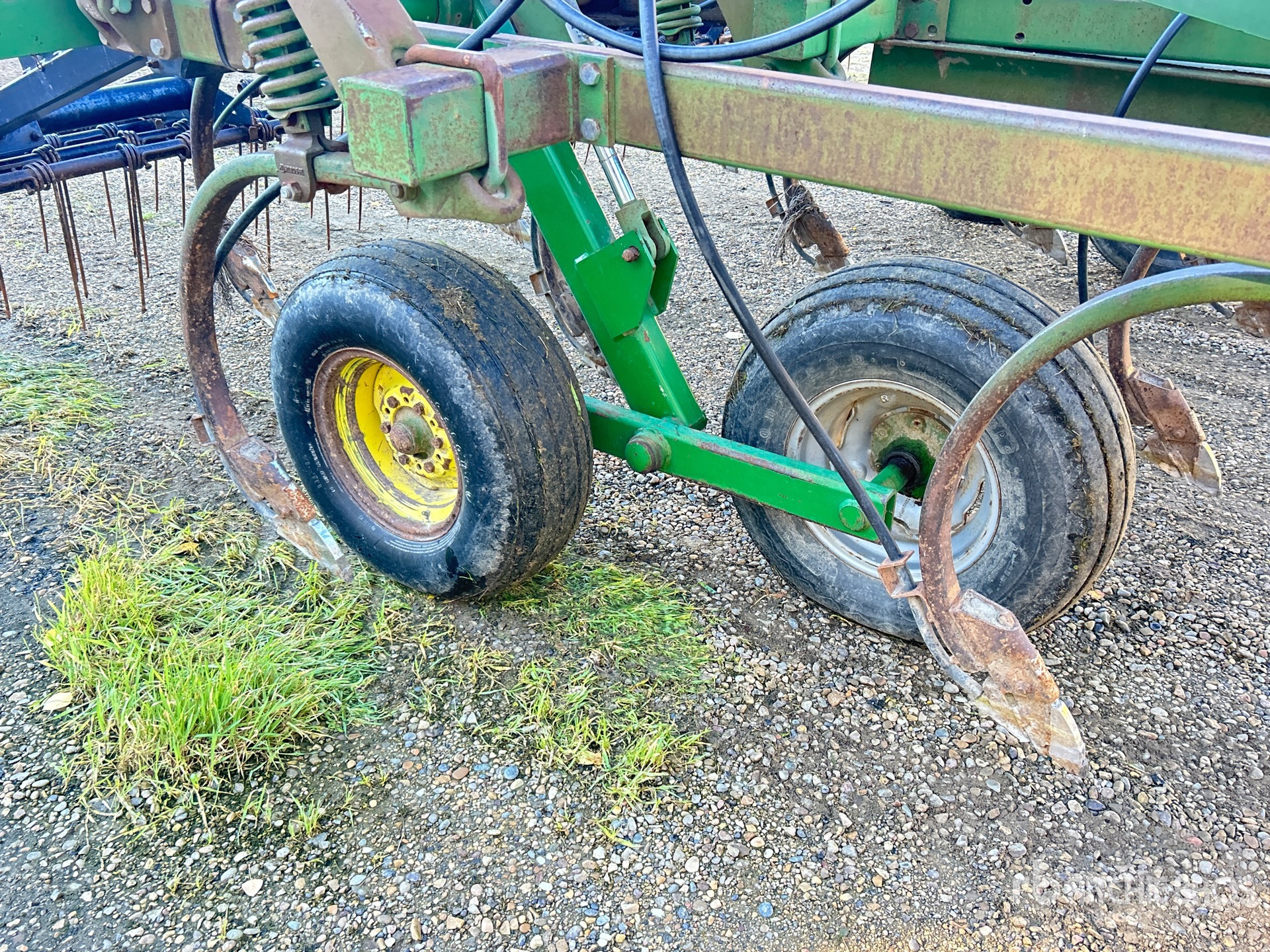 John Deere 610