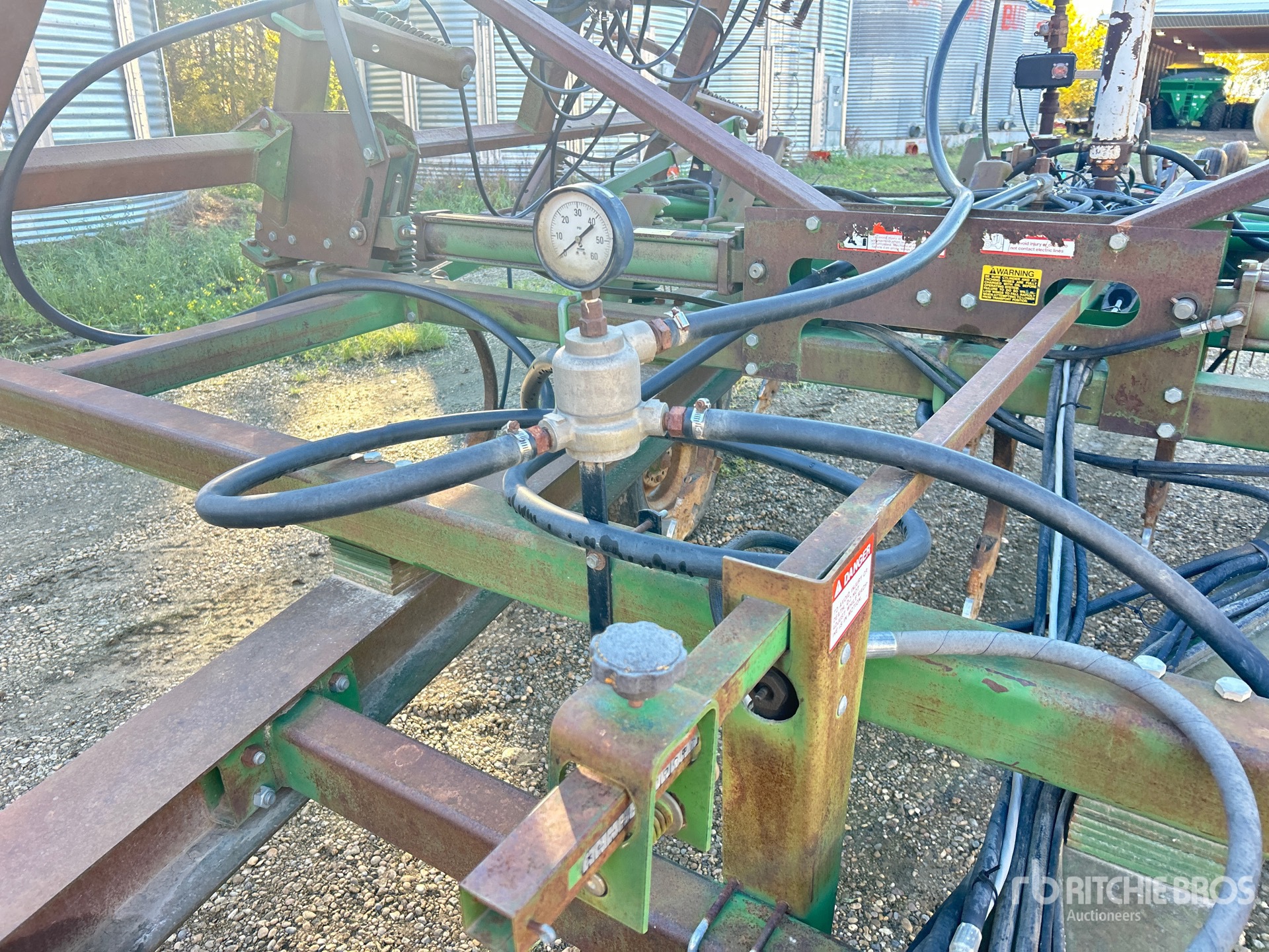 John Deere 610