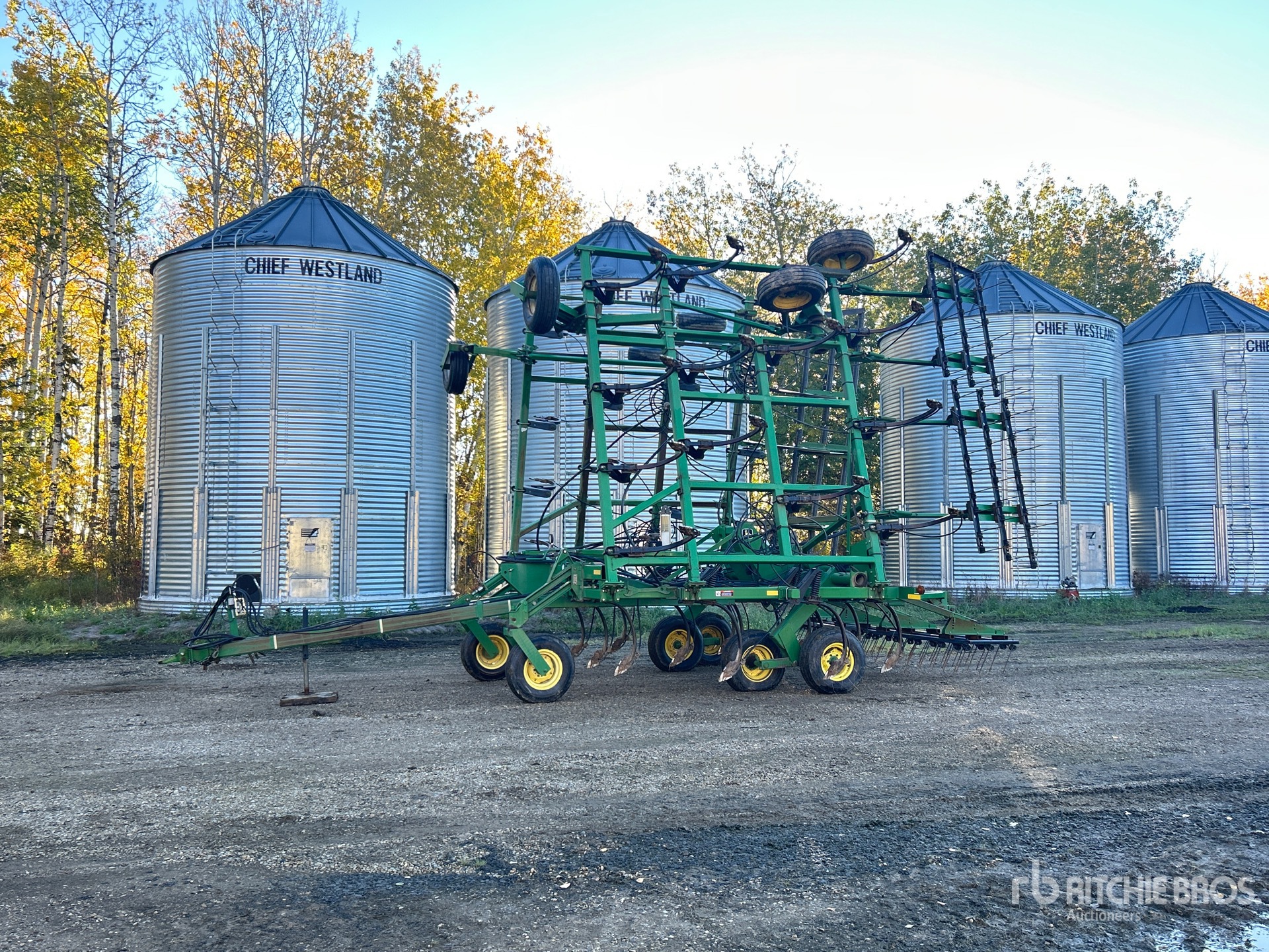1998 John Deere 680