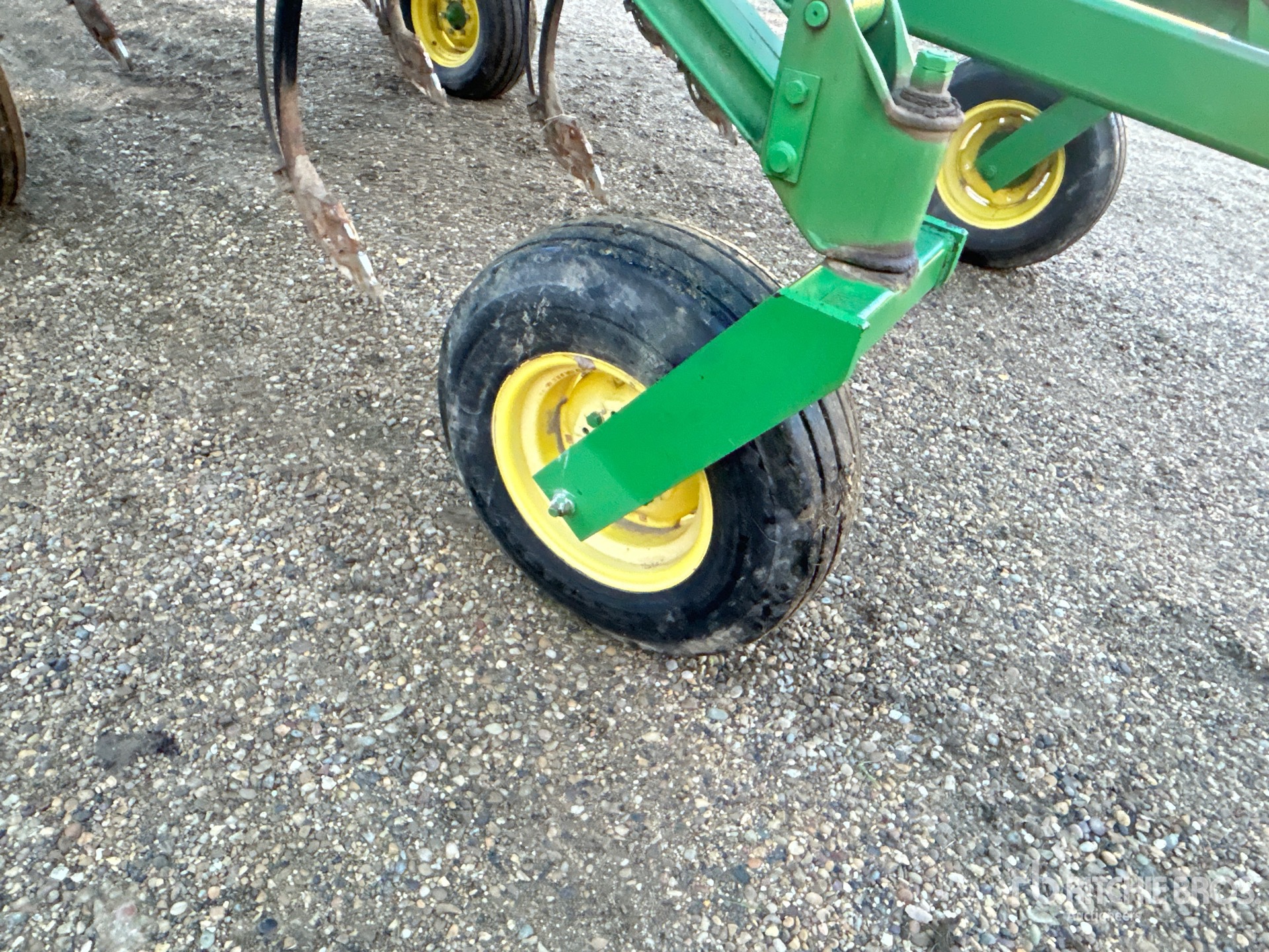 1998 John Deere 680