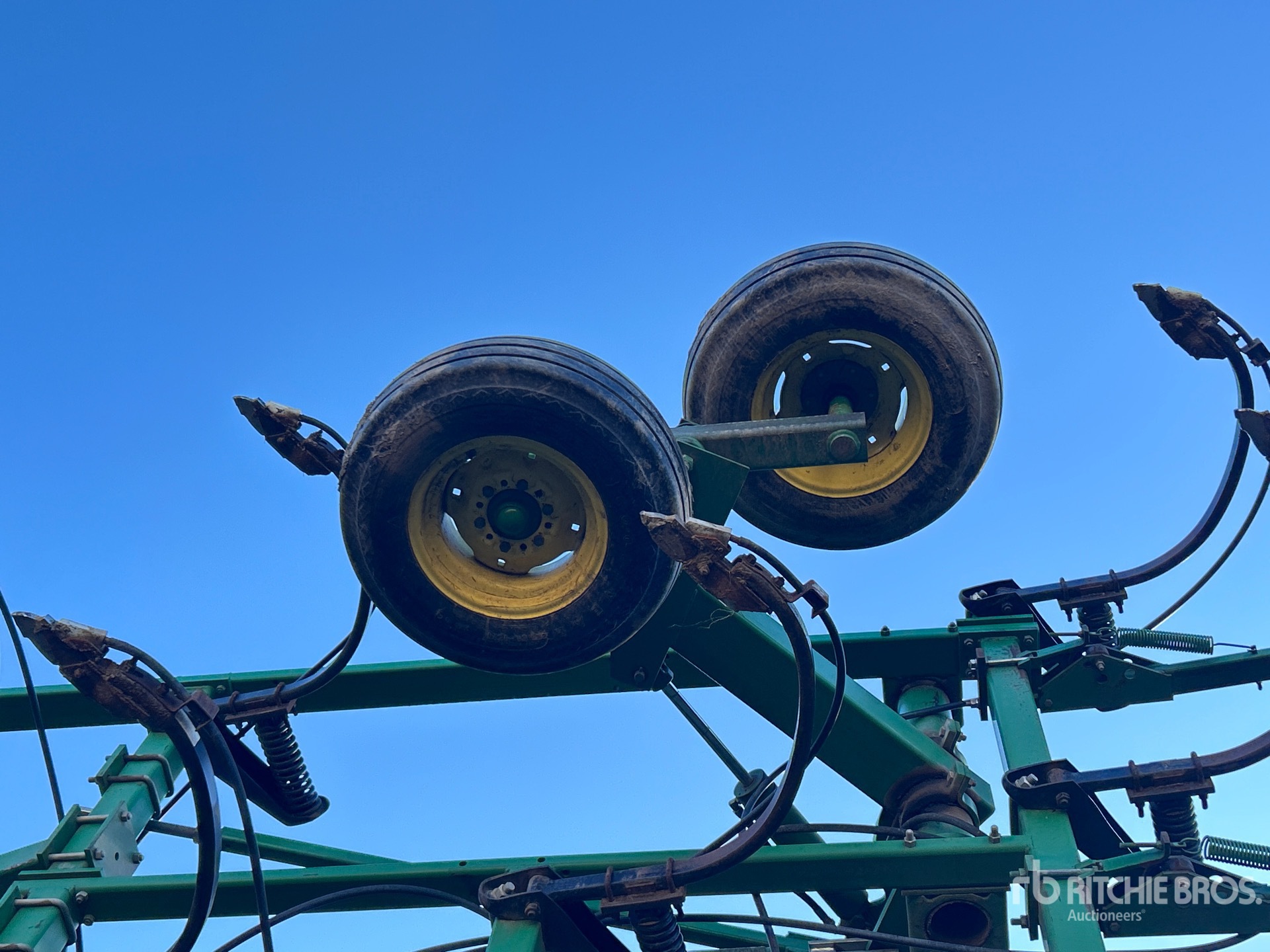 1998 John Deere 680