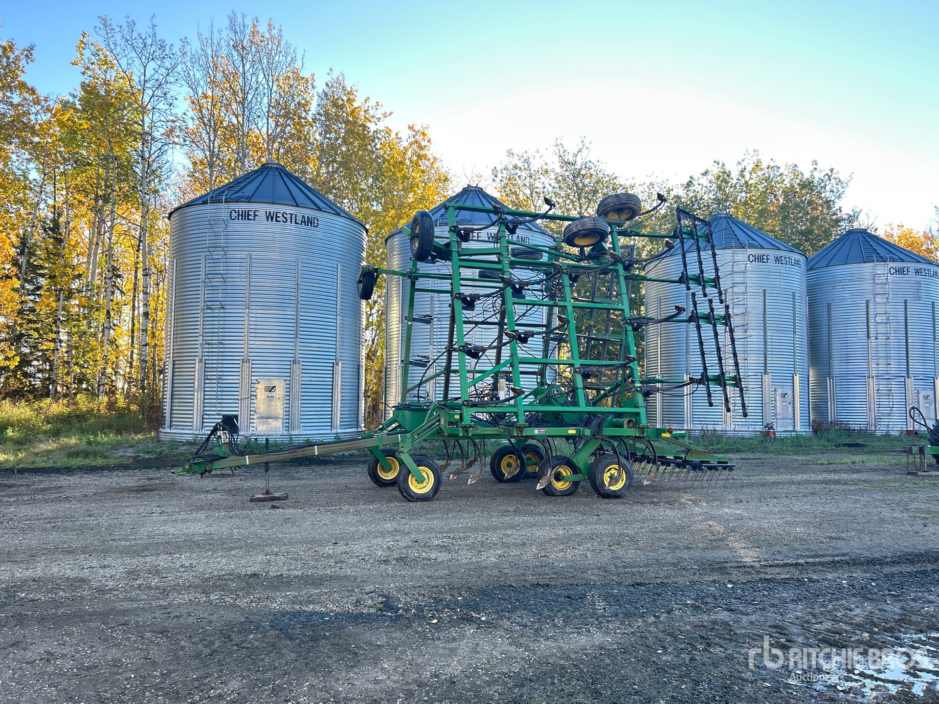 1998 John Deere 680
