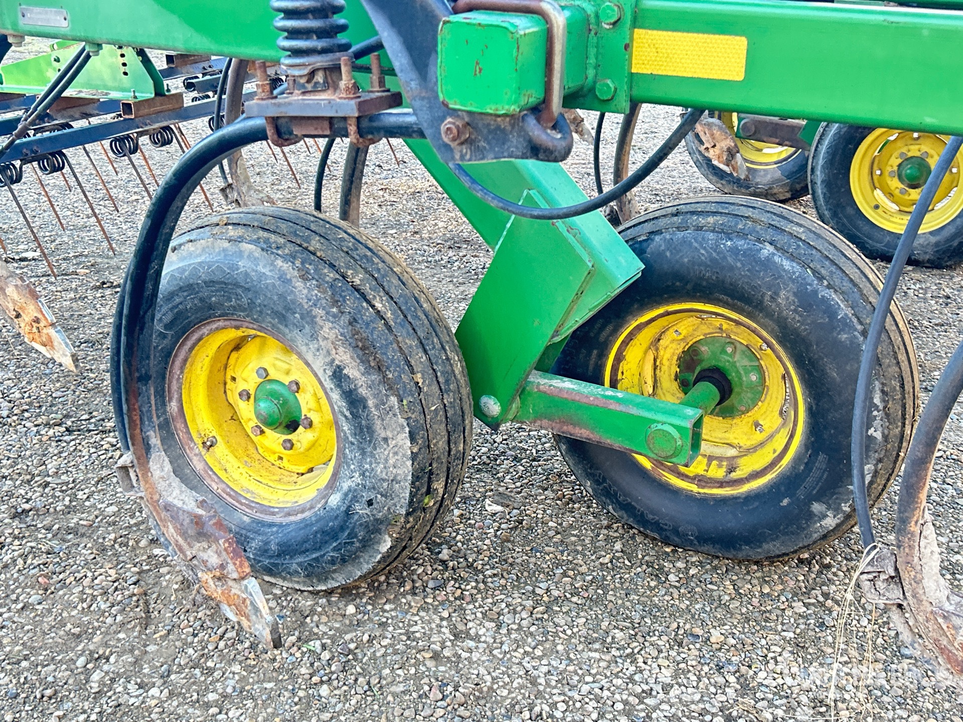 1998 John Deere 680