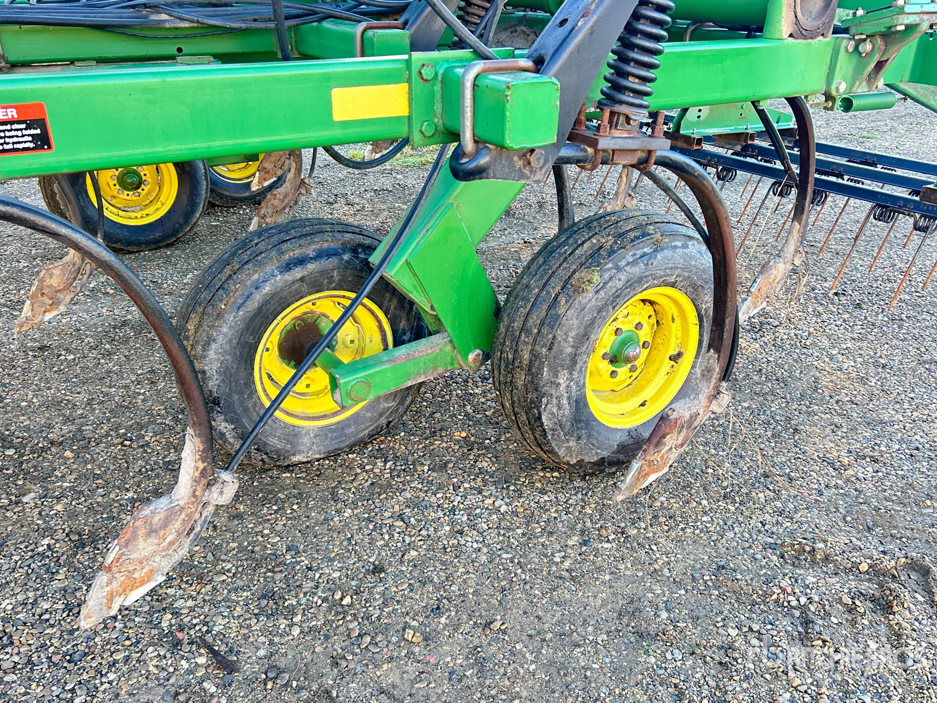 1998 John Deere 680