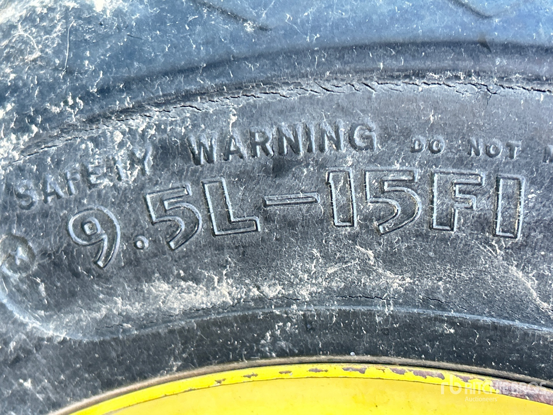 1998 John Deere 680