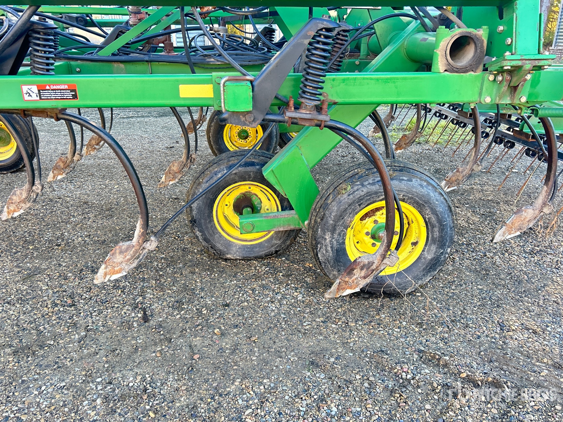 1998 John Deere 680