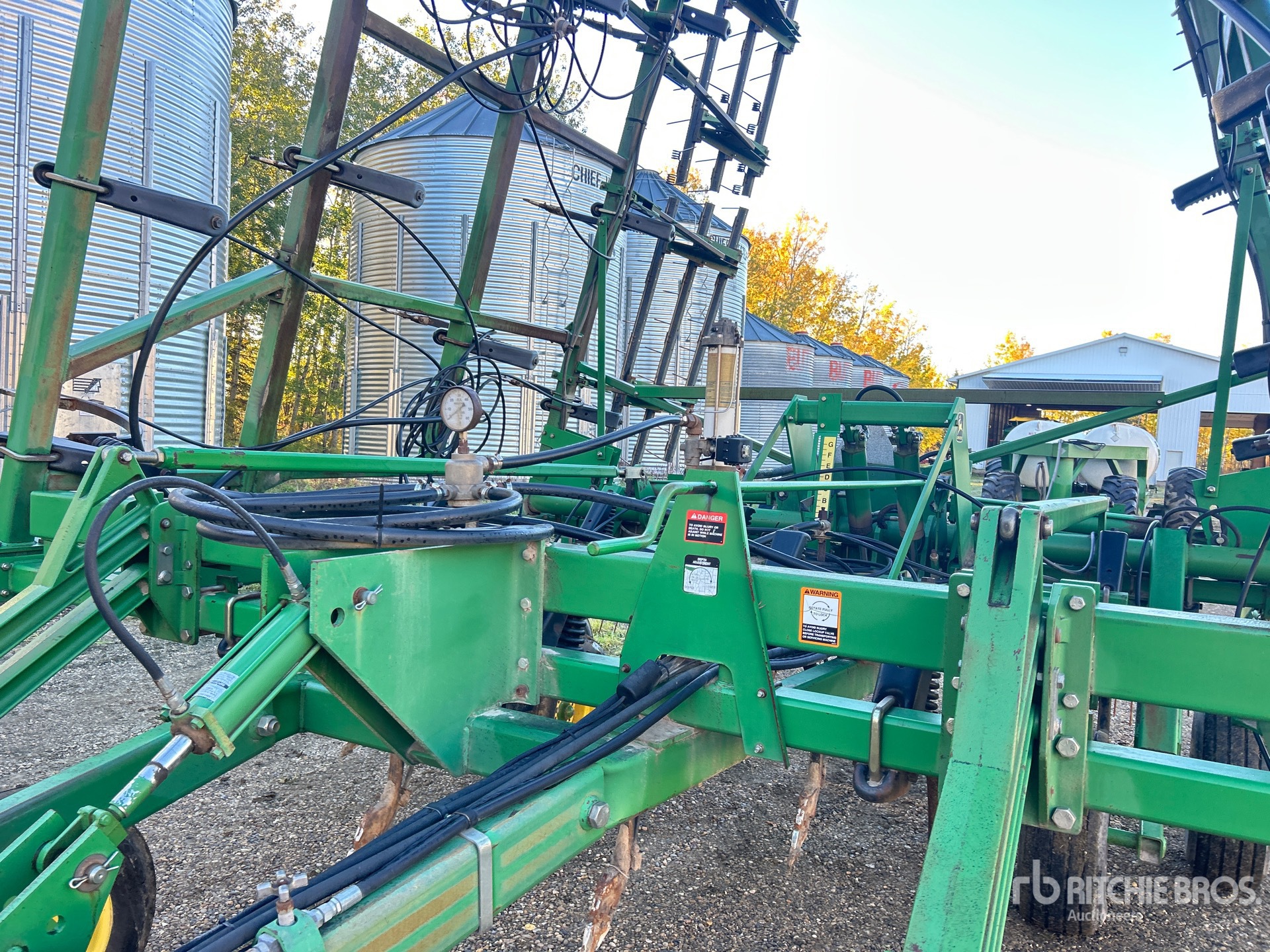1998 John Deere 680