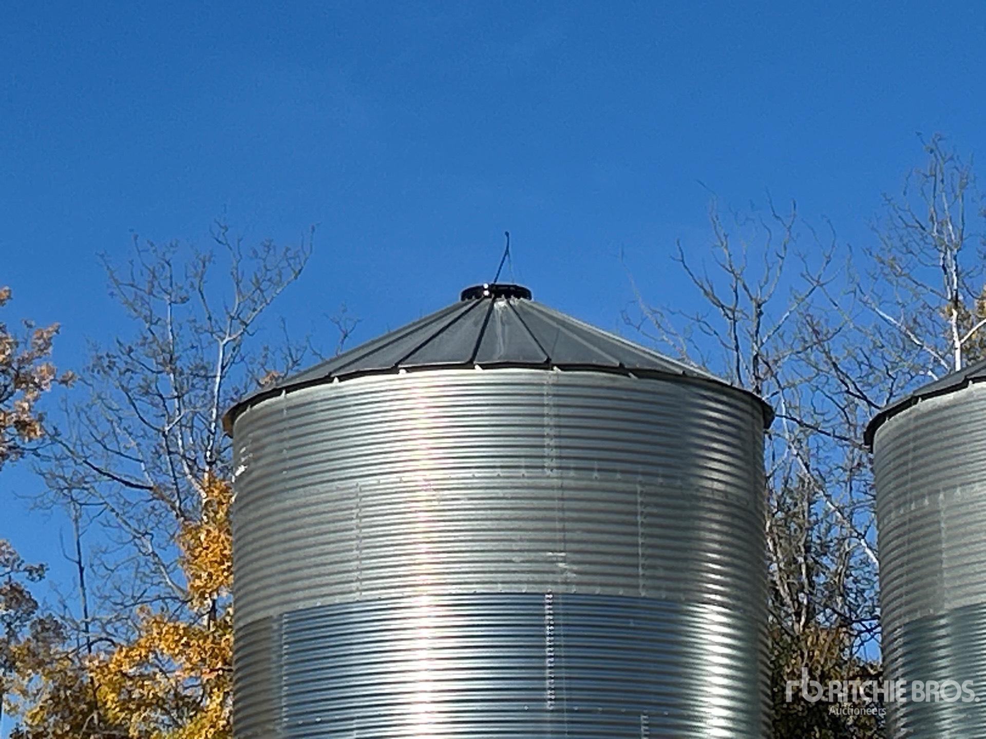Butler +/- 5600 bu 6 Ring Hopper