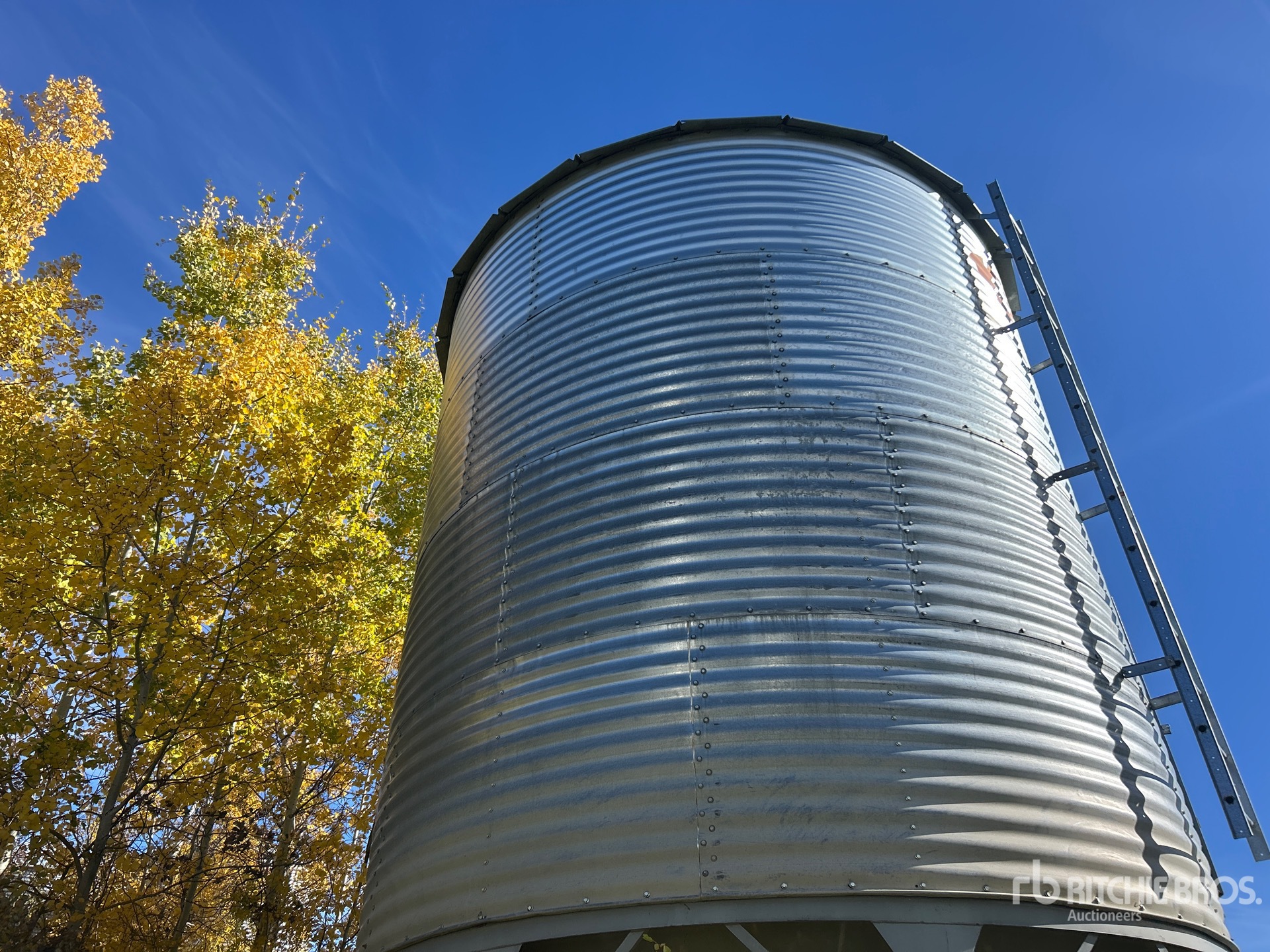 Butler +/- 2100 bu 4 Ring Hopper